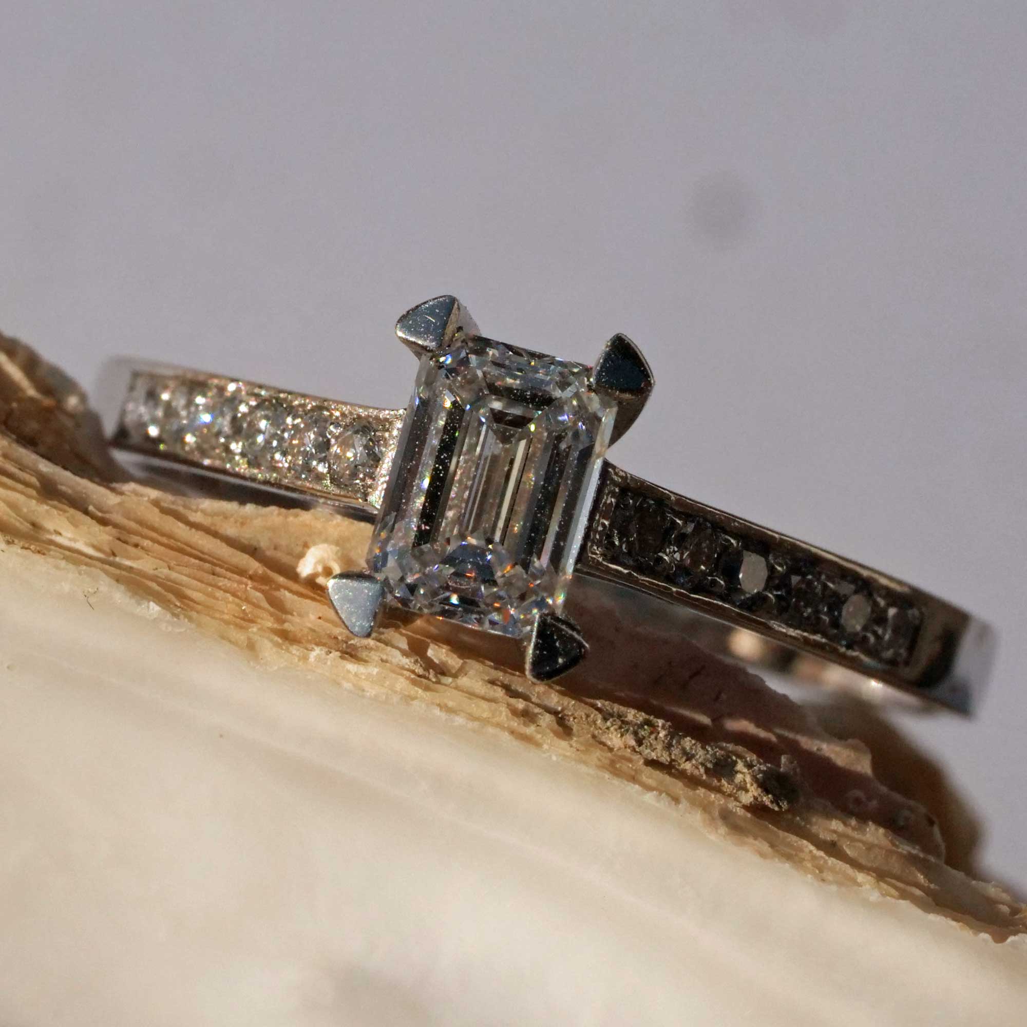 Emerald Diamond Ring 0.64 ct D VS2 Silhouette Bentner GIA Certificate 950 Platinum