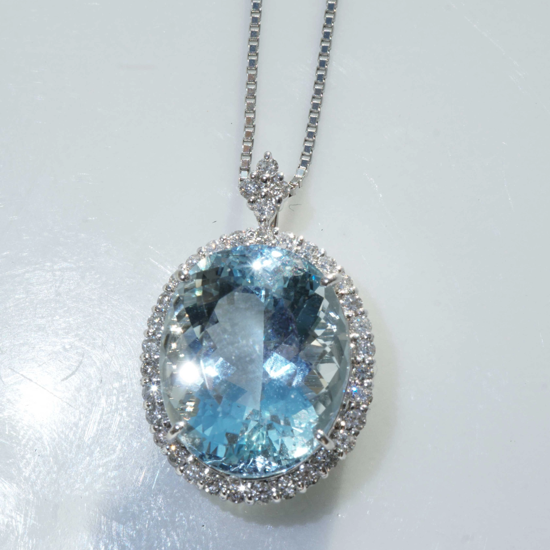 Santa Maria Aquamarin Brilliant Pendant 7.4 ct  950 platinum 0.35 ct Rare Color