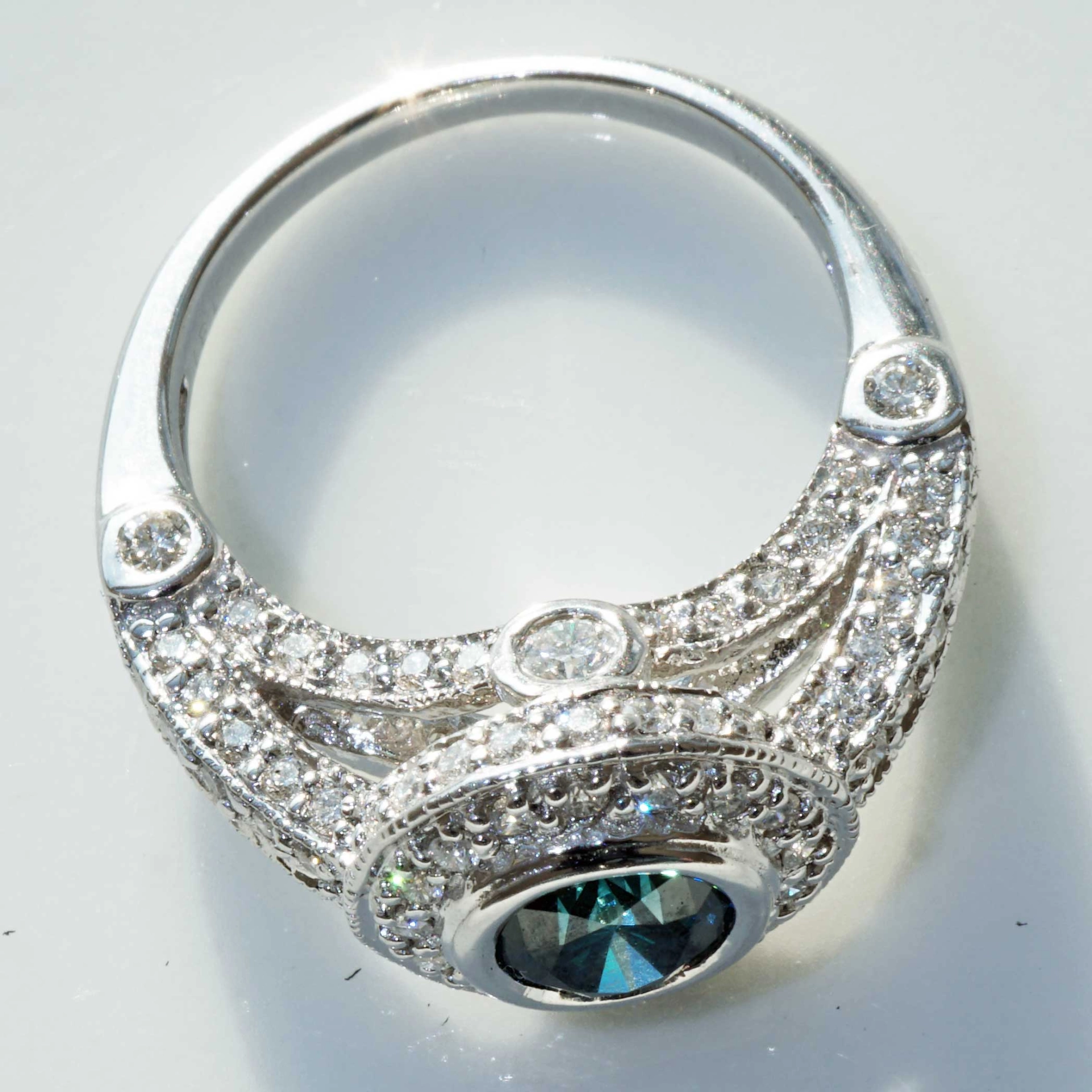 Diamond Ring with blue and white Diamonds 1.81 ct...exciting handmade