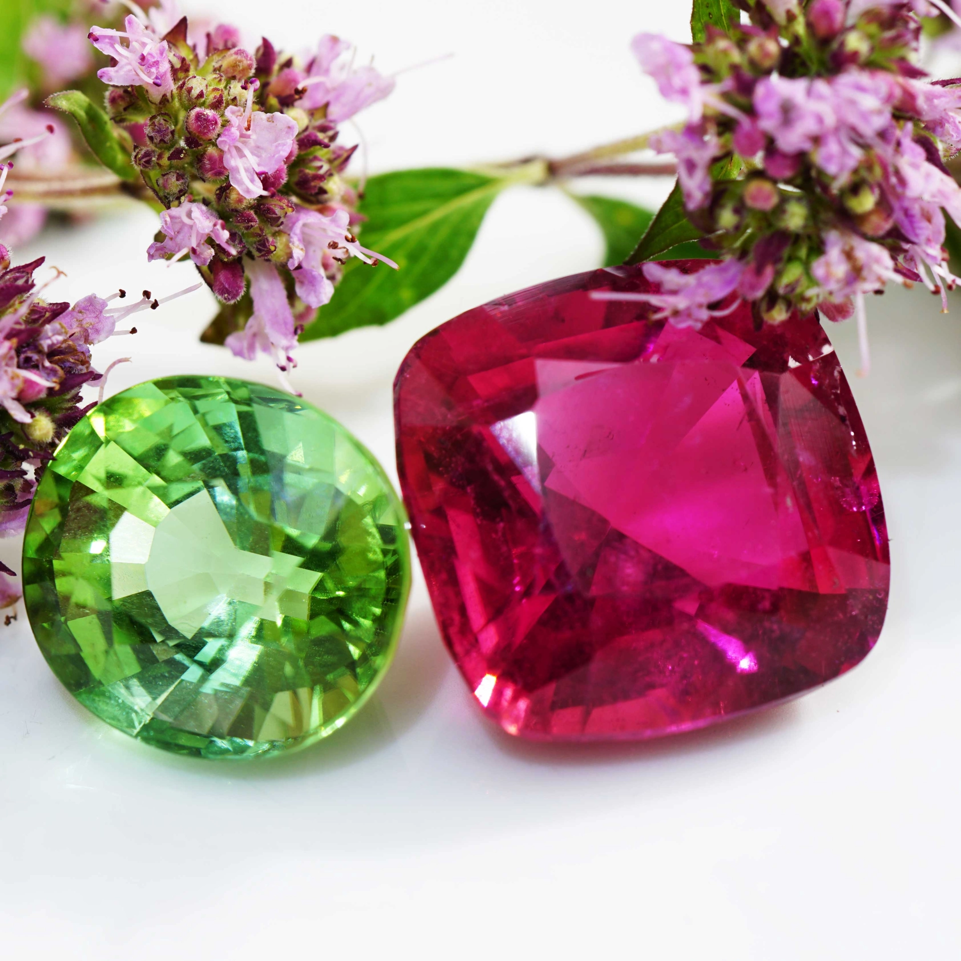 Jaba Tourmaline from Afghanistan green yellow 13.65 ct fine Color Loupeclean Investment Gemstone