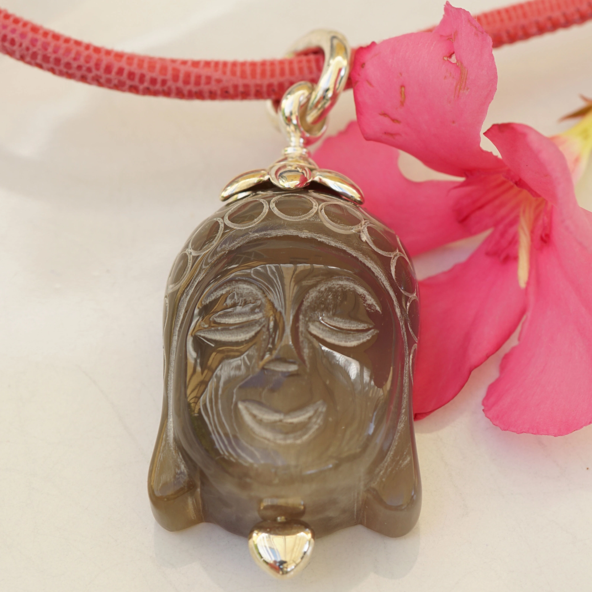 Chilango Anhänger Buddha Horn 925er Silber natur handcarfed 68 x 28 mm