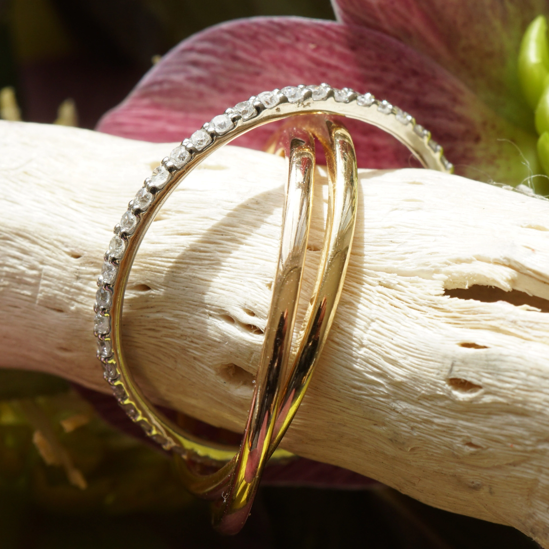 Diamond Ring 0.40 ct W SI-P....intertwined...2 times....elegant