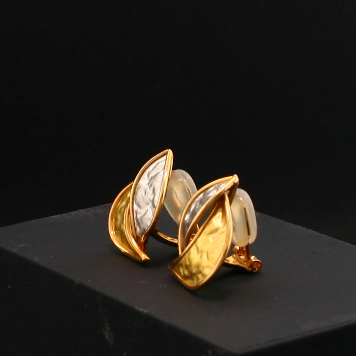 Feinplatin-Feingold-Ohrclips mit 750er-Gold-Montur