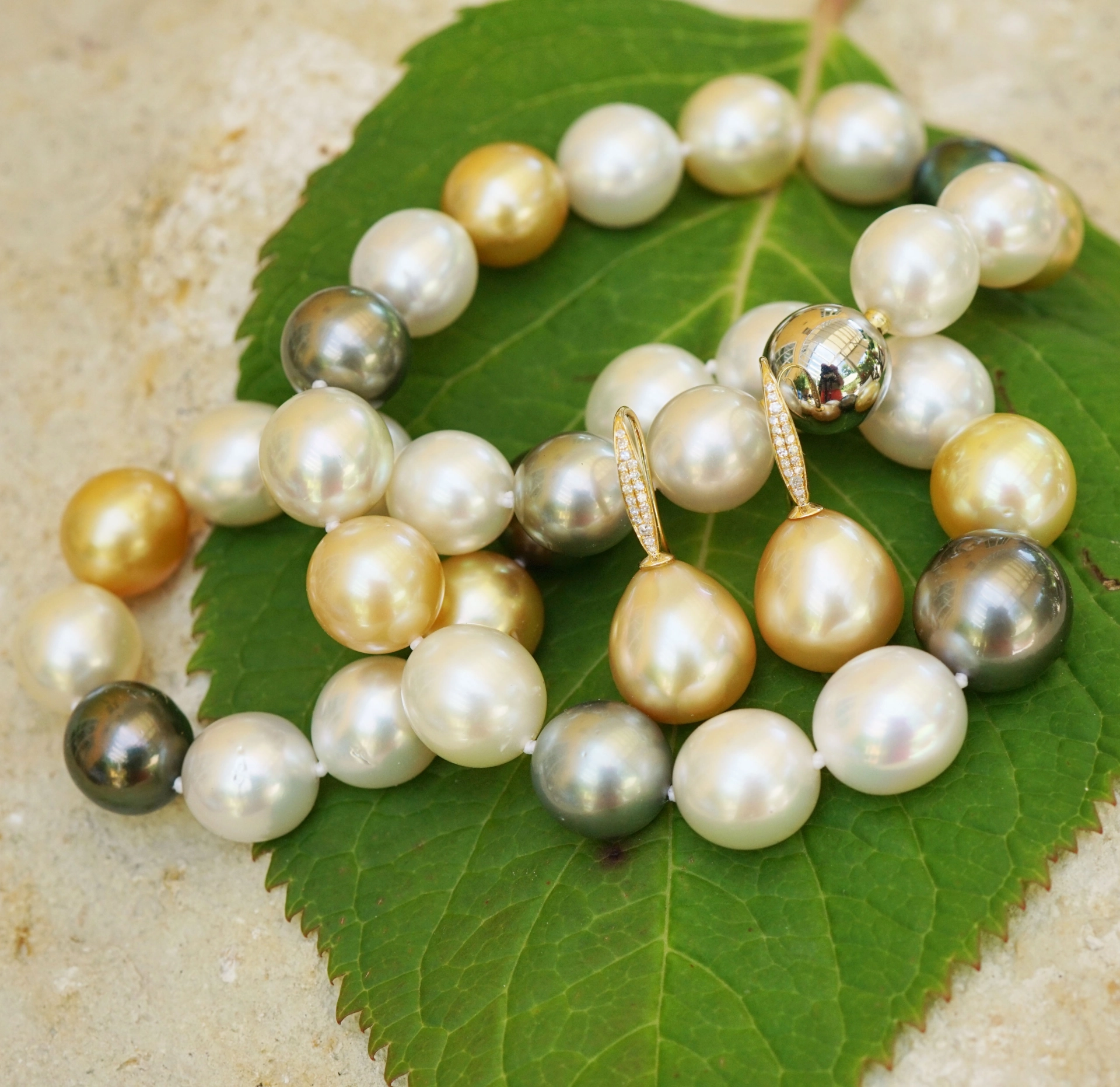 SÜDSEE Tahiti Zuchtperl Collier AAA+ Multi NATURFARBE 13,6-11 mm toller Lüster