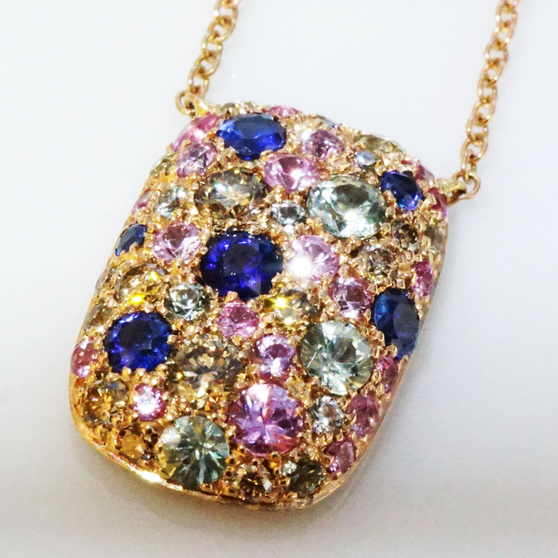 Saphire Brilliant Necklace 18 kt Rose Gold...wonderful play of Colors