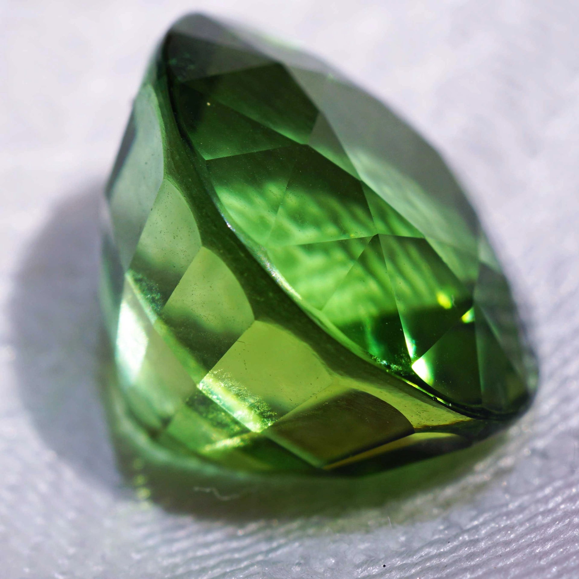 Jaba Tourmaline from Afghanistan green yellow 13.65 ct fine Color Loupeclean Investment Gemstone