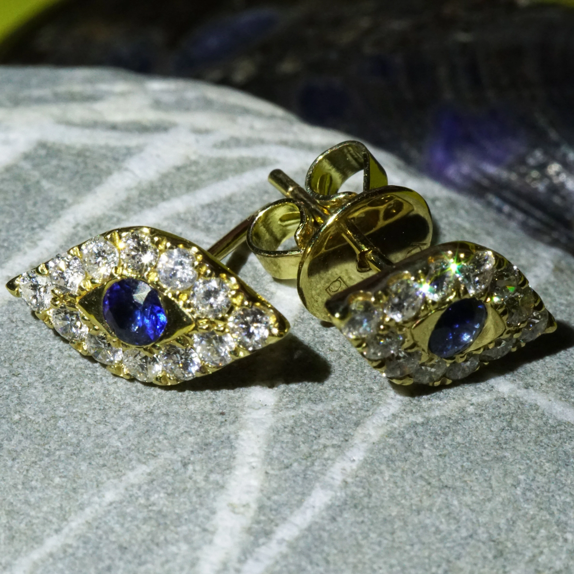 Just a nice Shape...Navette Earrings 18 kt Gold fine Gems