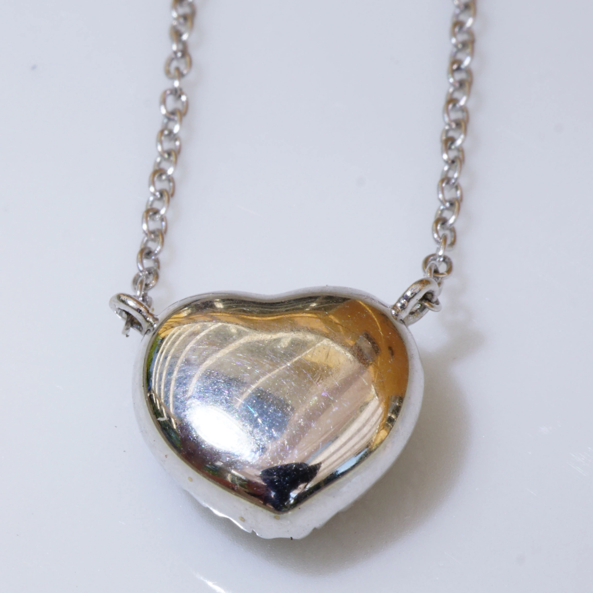 18 kt Whitegold Diamond Saphire Necklace....in the Color of Luck Orange-Yellow