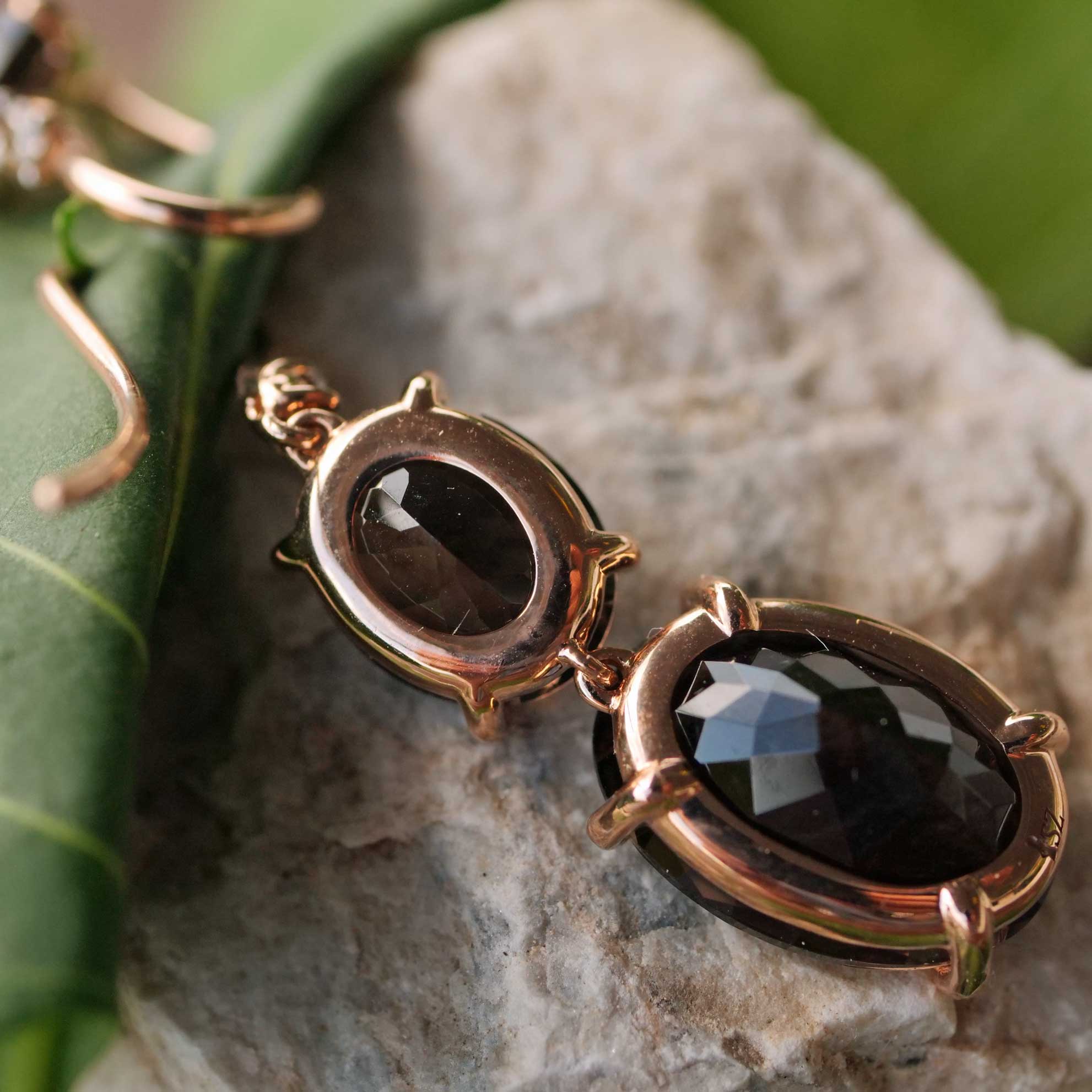 Brown Smokey Quartz and Diamonds such a ideal Kombination with 18 kt Rosegold 15 ct 0.10 ct