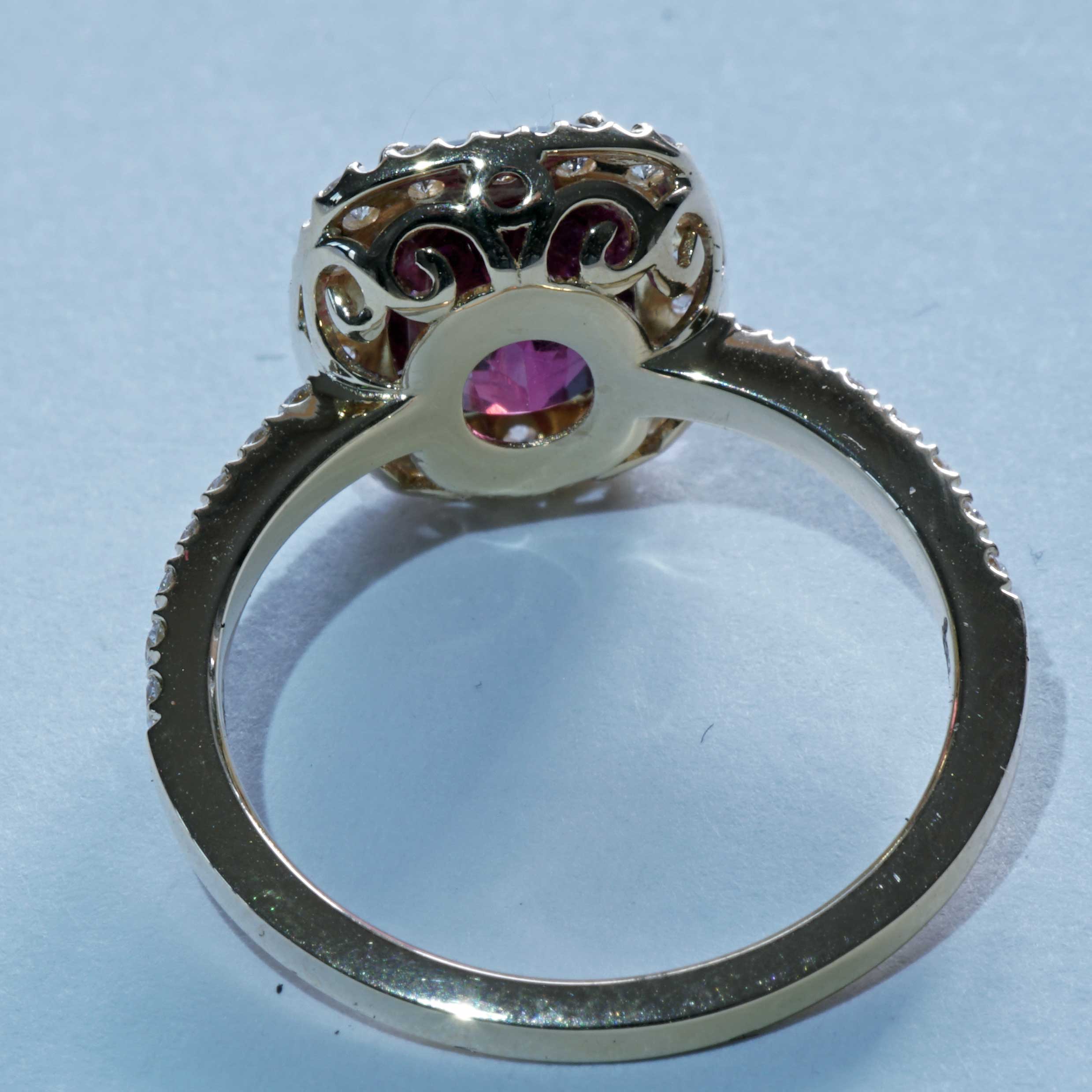 Rhodonite Brilliant Ring 3.34 ct 0.55 ct 750 Yellow Gold... more beautiful than the most expensive Ruby Ring