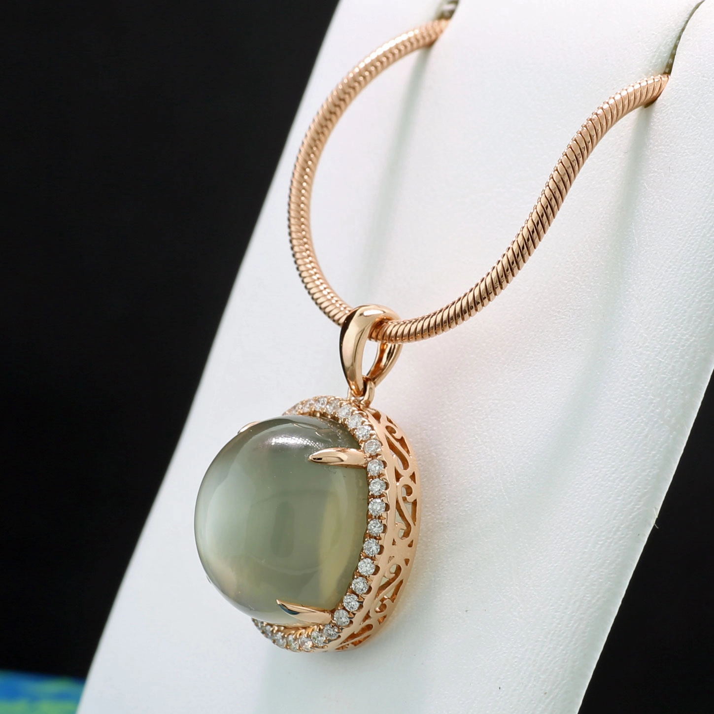 Moonshine...25 ct fine Moonstone with 0.48 ct Diamonds