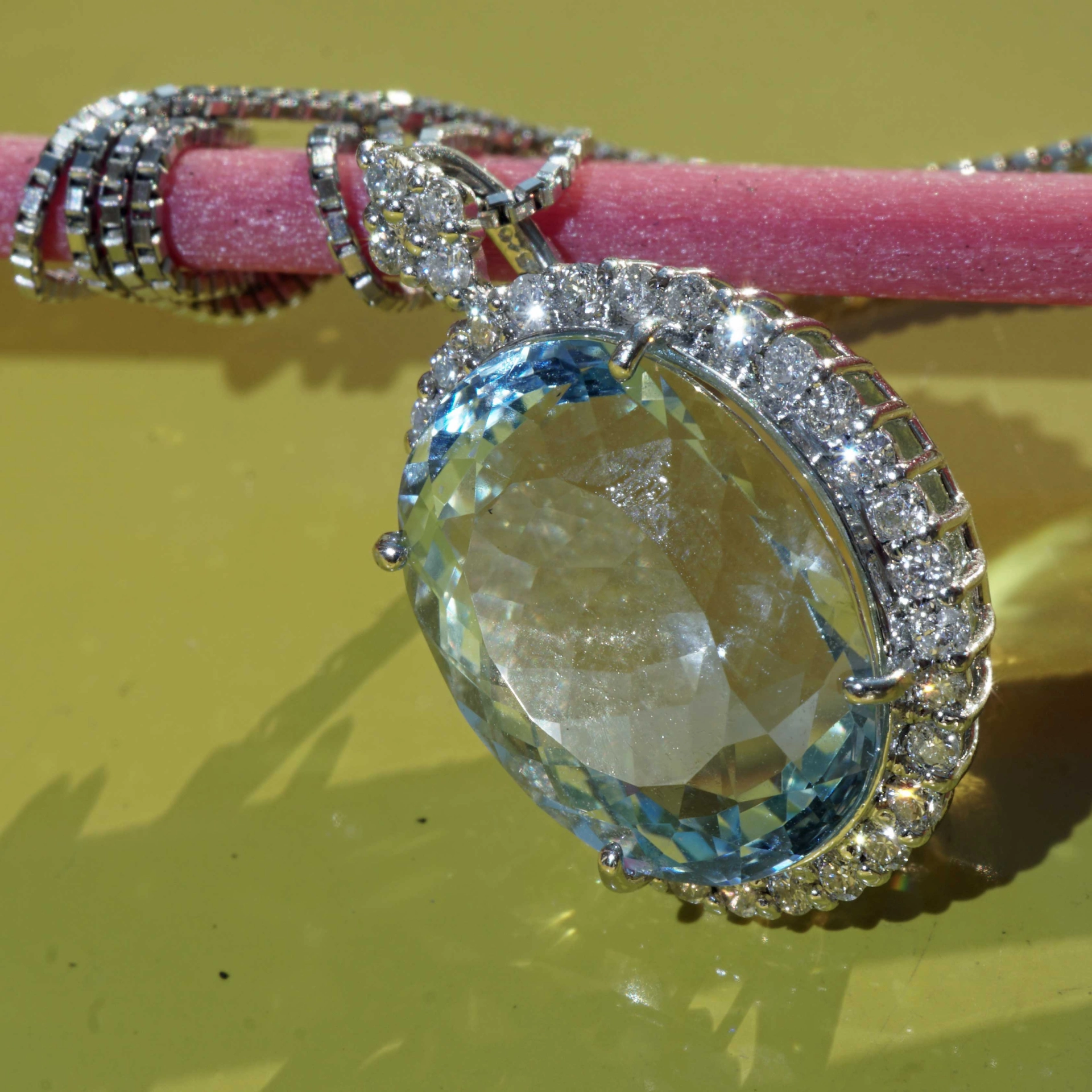 Santa Maria Aquamarin Brilliant Pendant 7.4 ct  950 platinum 0.35 ct Rare Color