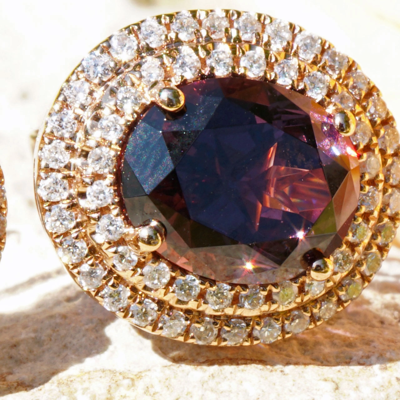 Spinel with unseen color from Tansania...3.86 ct huge seize