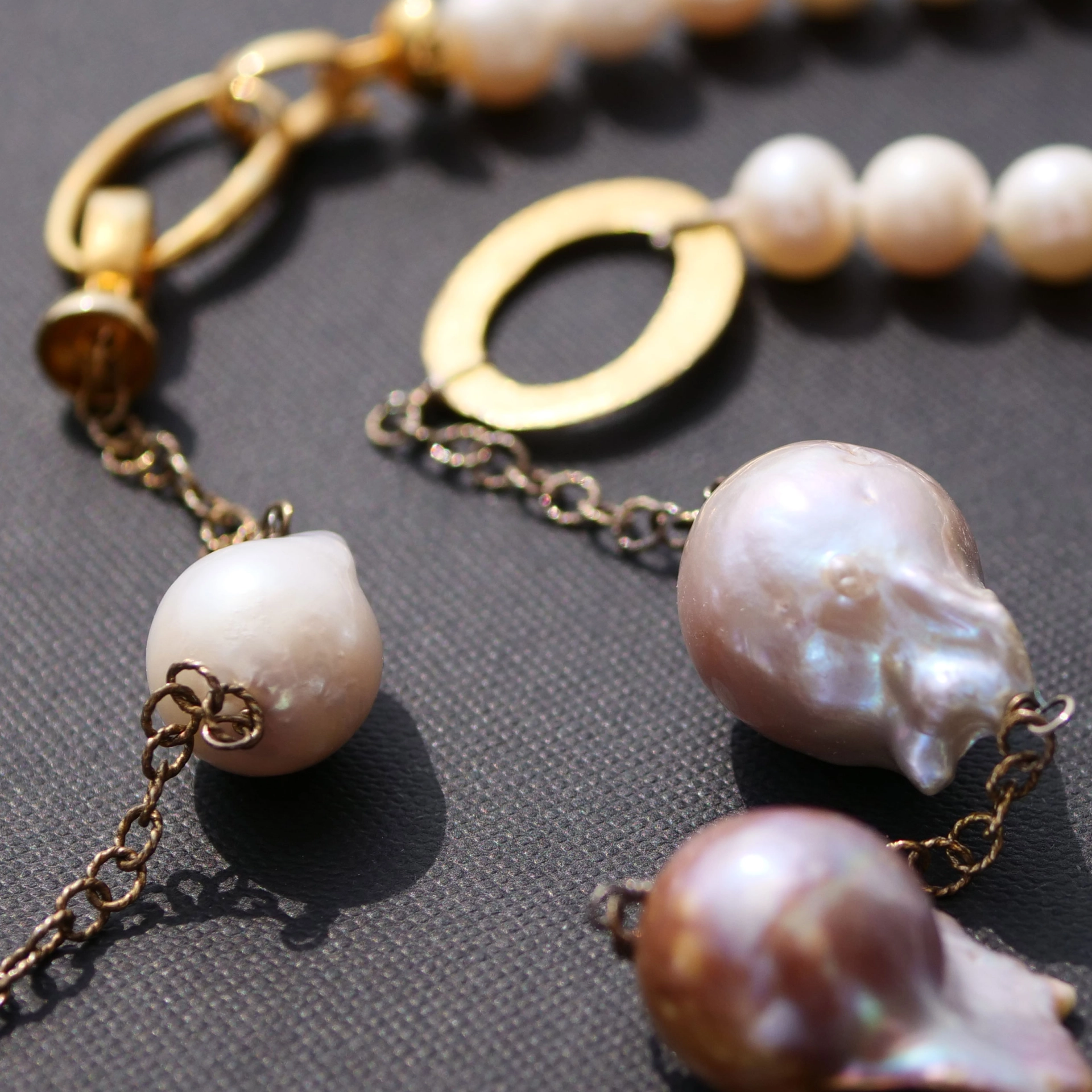 Chic Pearl Necklace..... two faces...95 cm...Silver