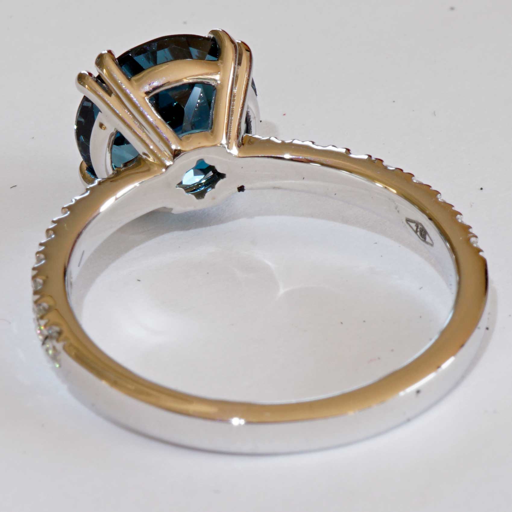 Yellow Saphire Brilliant Ring 18 kt White Gold 1.41 ct AAA+ very fine Jewellery