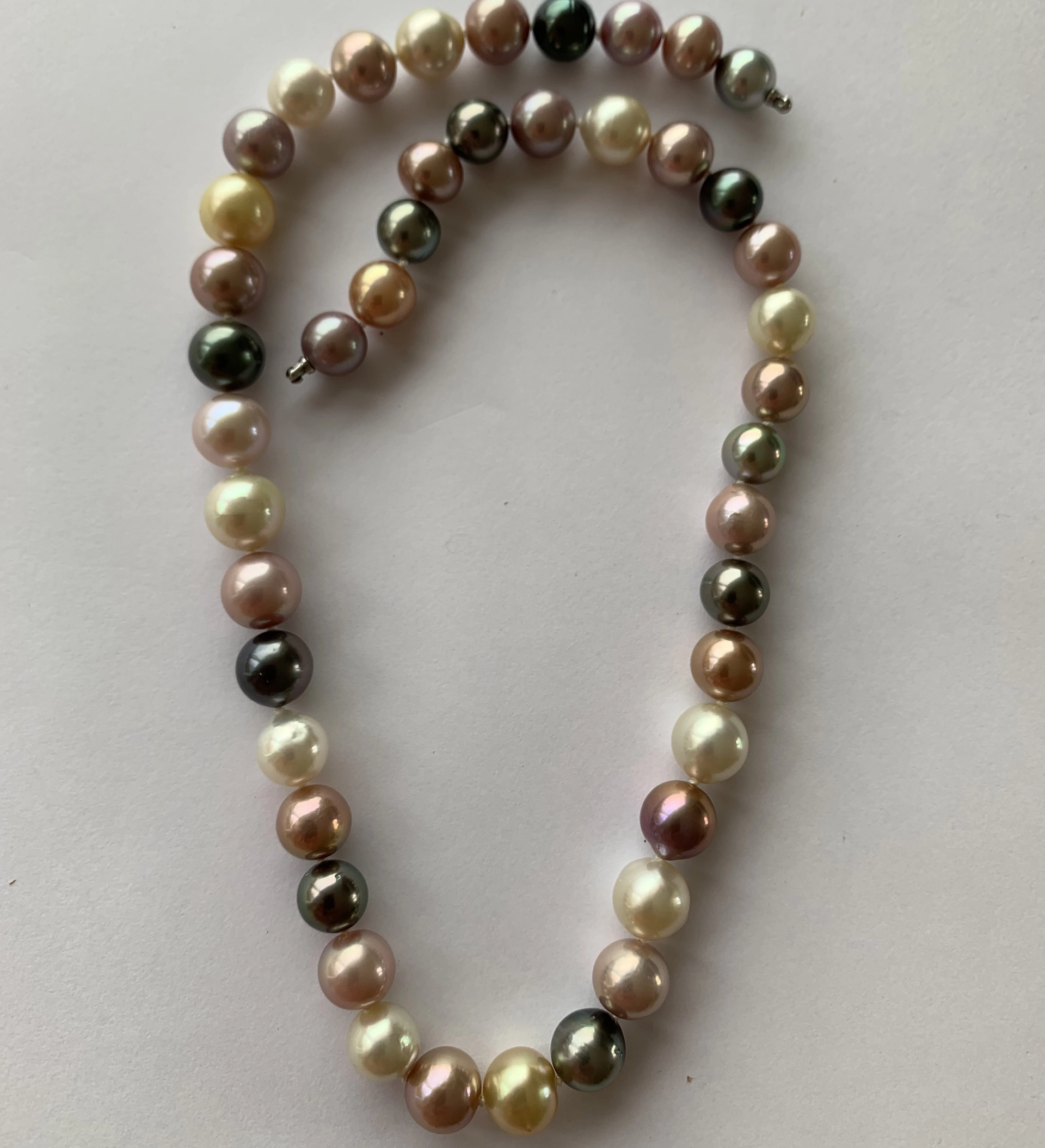 Tahiti Southsea Ming Pearl Necklace....such nice Colors