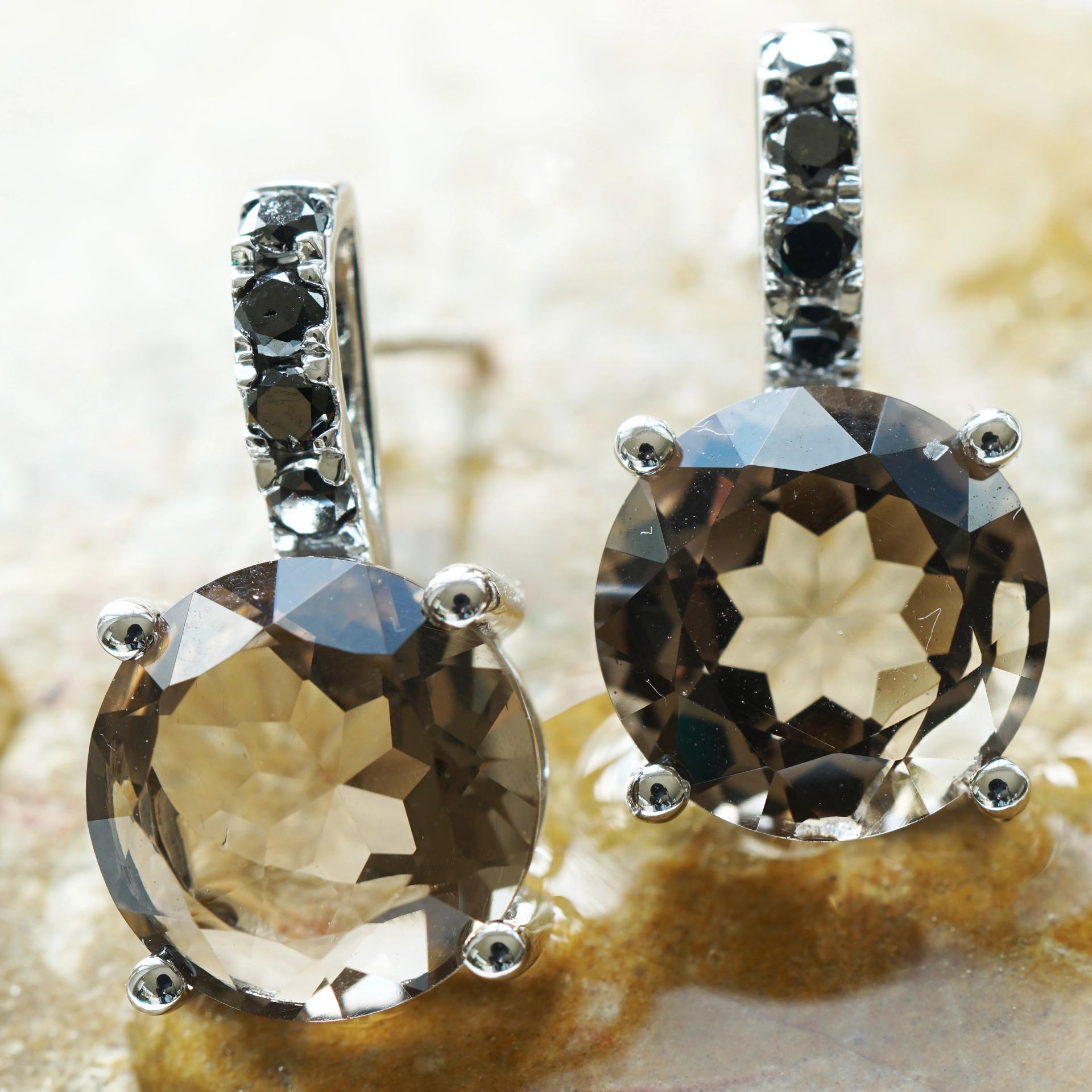 Diamant Rauchquarz Ohrstecker 750er Weissgold 0.28 ct ....cool lady...