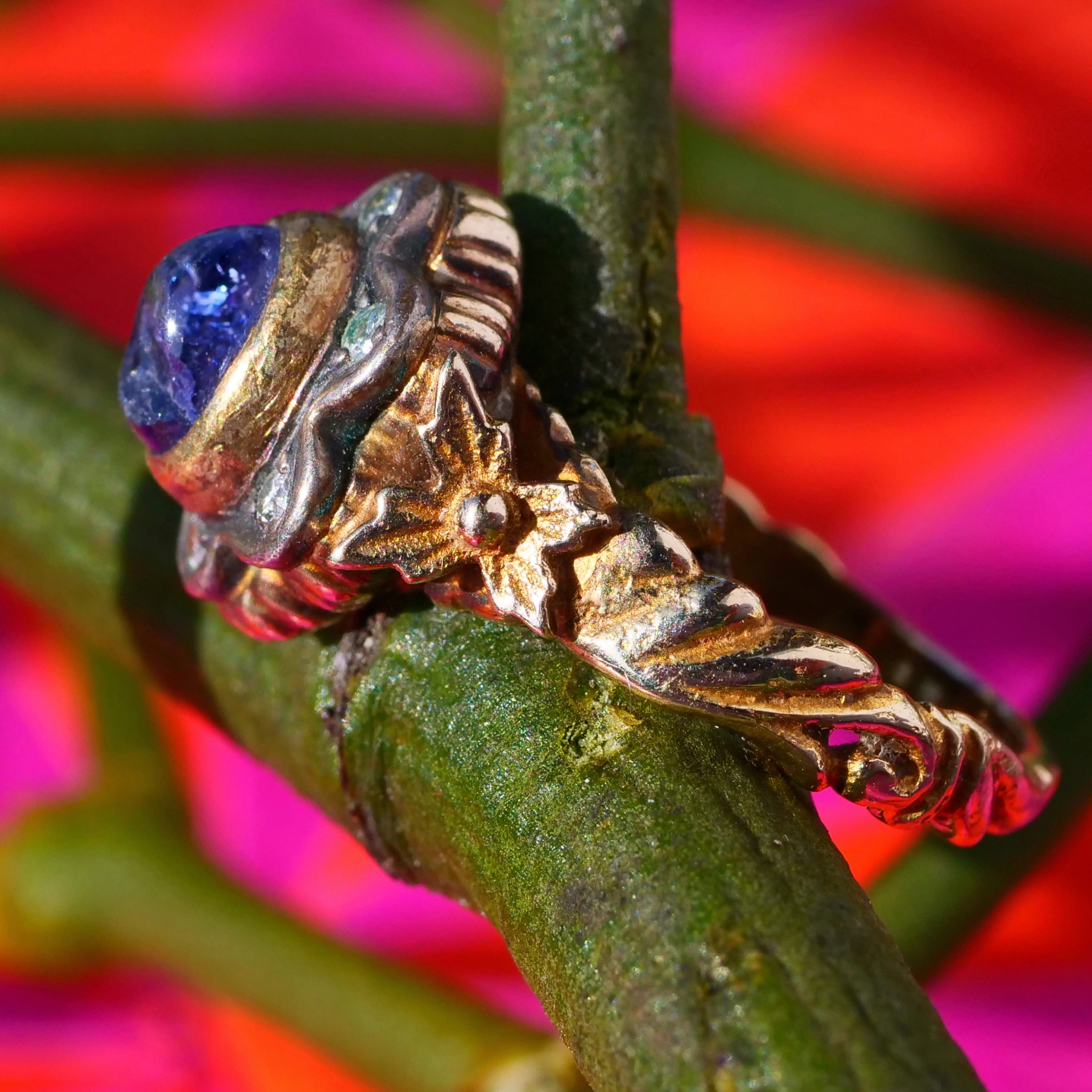 Vintage Ring 14 kt Yellowgold historic Style Saphir Diamonds