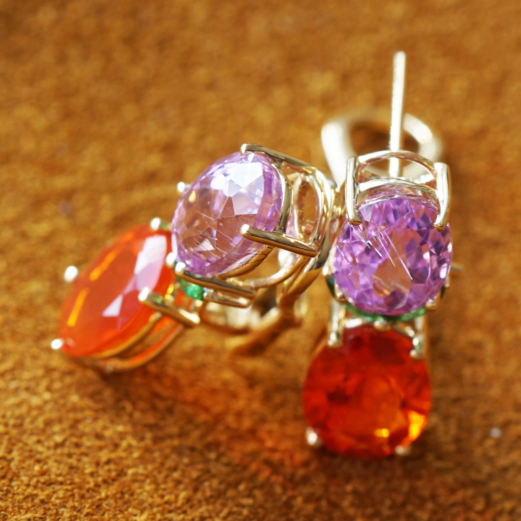Kunzit Feueropal Demantoid Ohrstecker 750er Gold ......Day in Bali