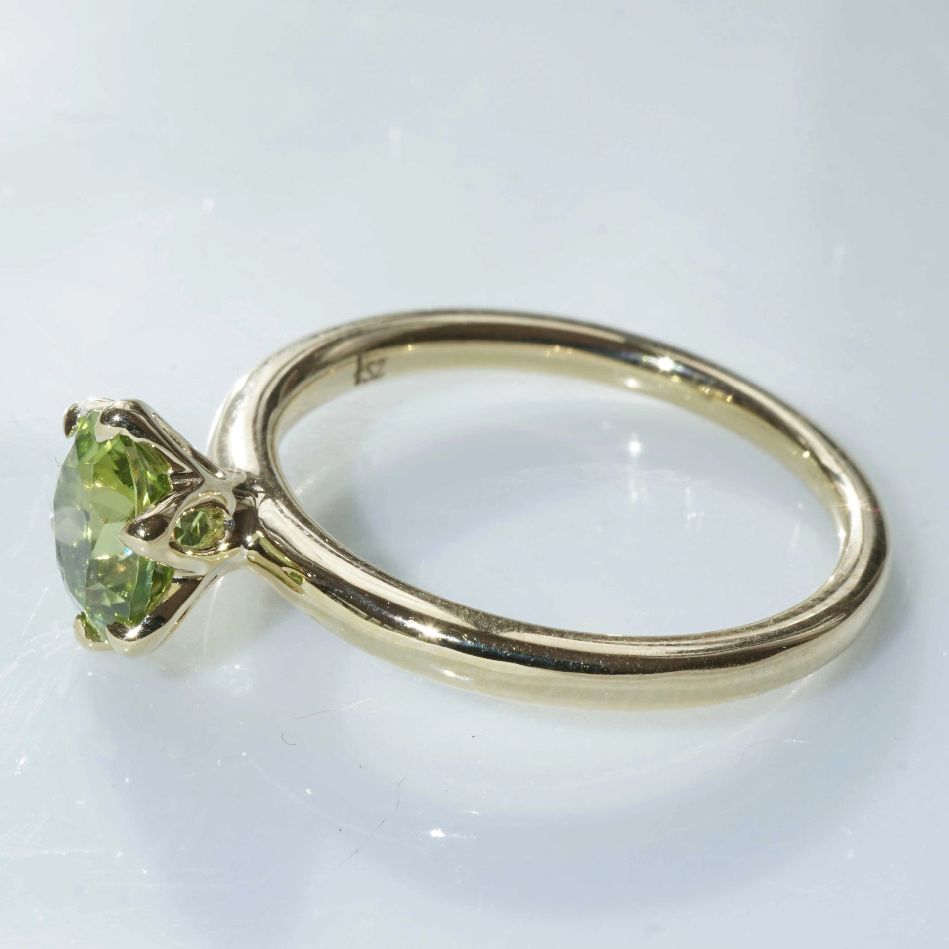 Bestseller Combination Ring made in Valenza...18 kt Yellow Gold with Peridot
