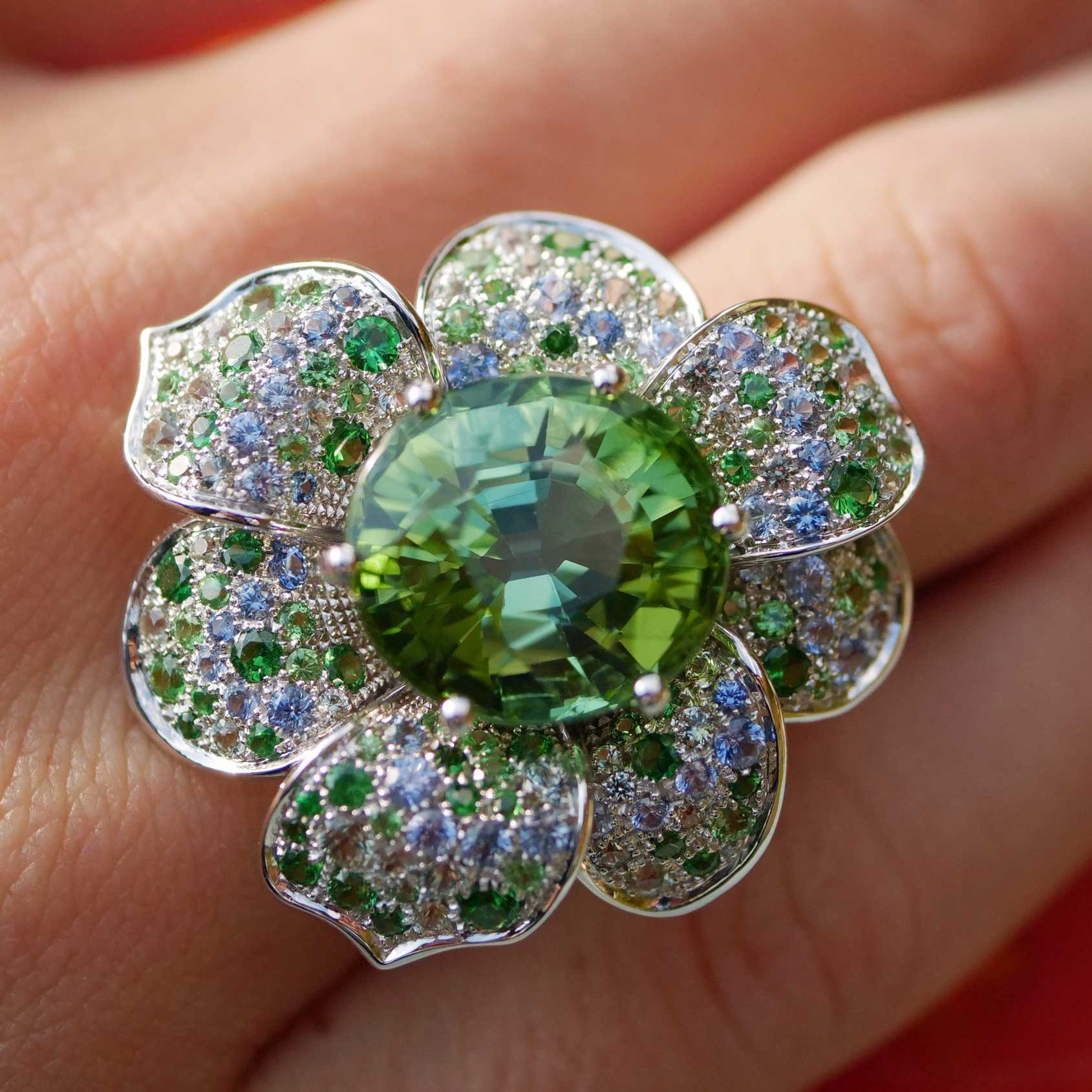Tourmaline Sapphire Tsavorith Blossoms Ring 750 White Gold... from the famous Jaba mine in Afghanistan 13.65 ct