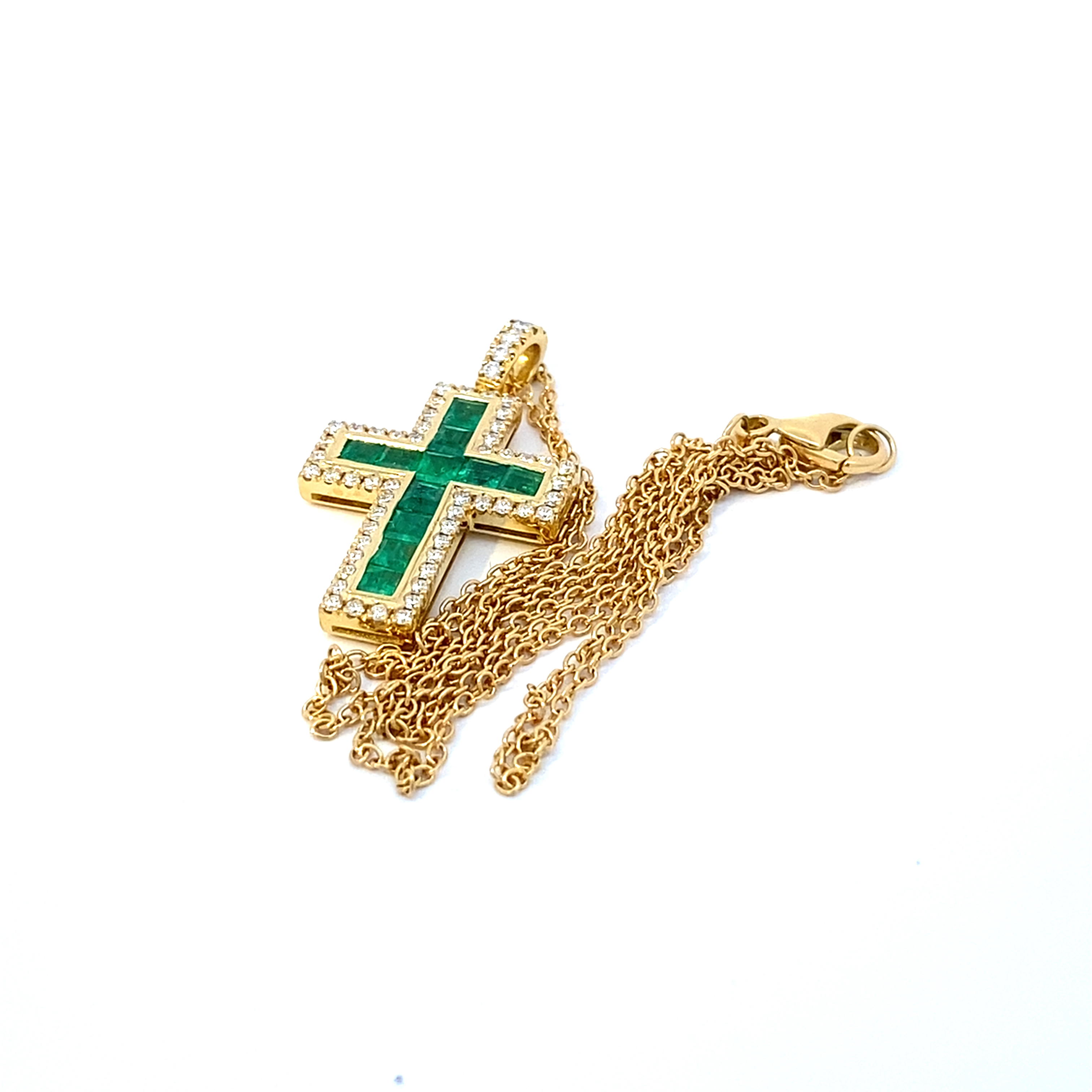 Bright Green AAA+ Panshir Emerald Brilliant Cross with Chain in 750 Yellow Gold - 0.98 ct 0.38 ct TW VS