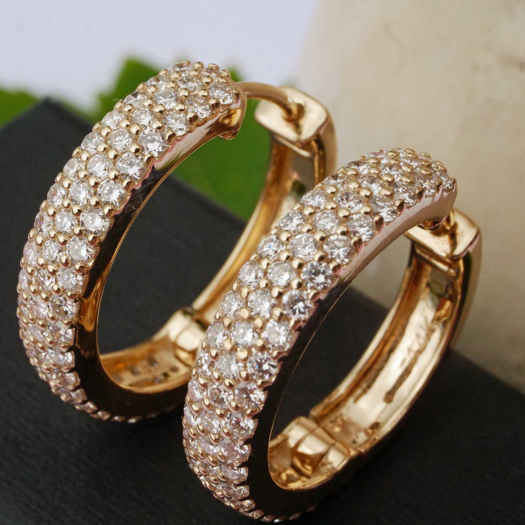 Brilliant folding hoop earrings 1.39 ct TW VS laboratory diamonds in 585 yellow gold.... for a fraction of the price of a natural diamond