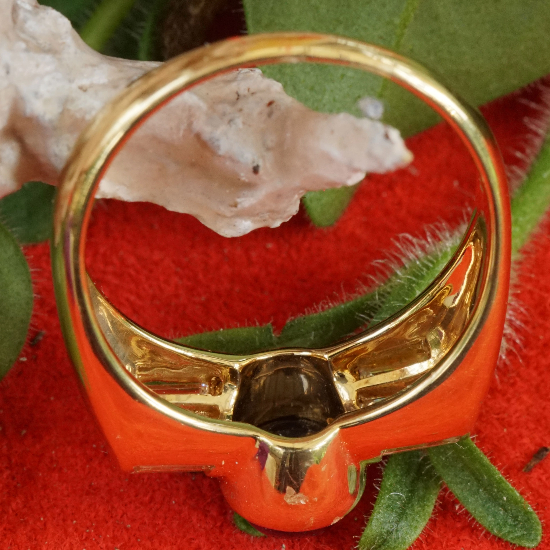 Saphire Diamond Ring....very high Quality...18 kt Yellowgold