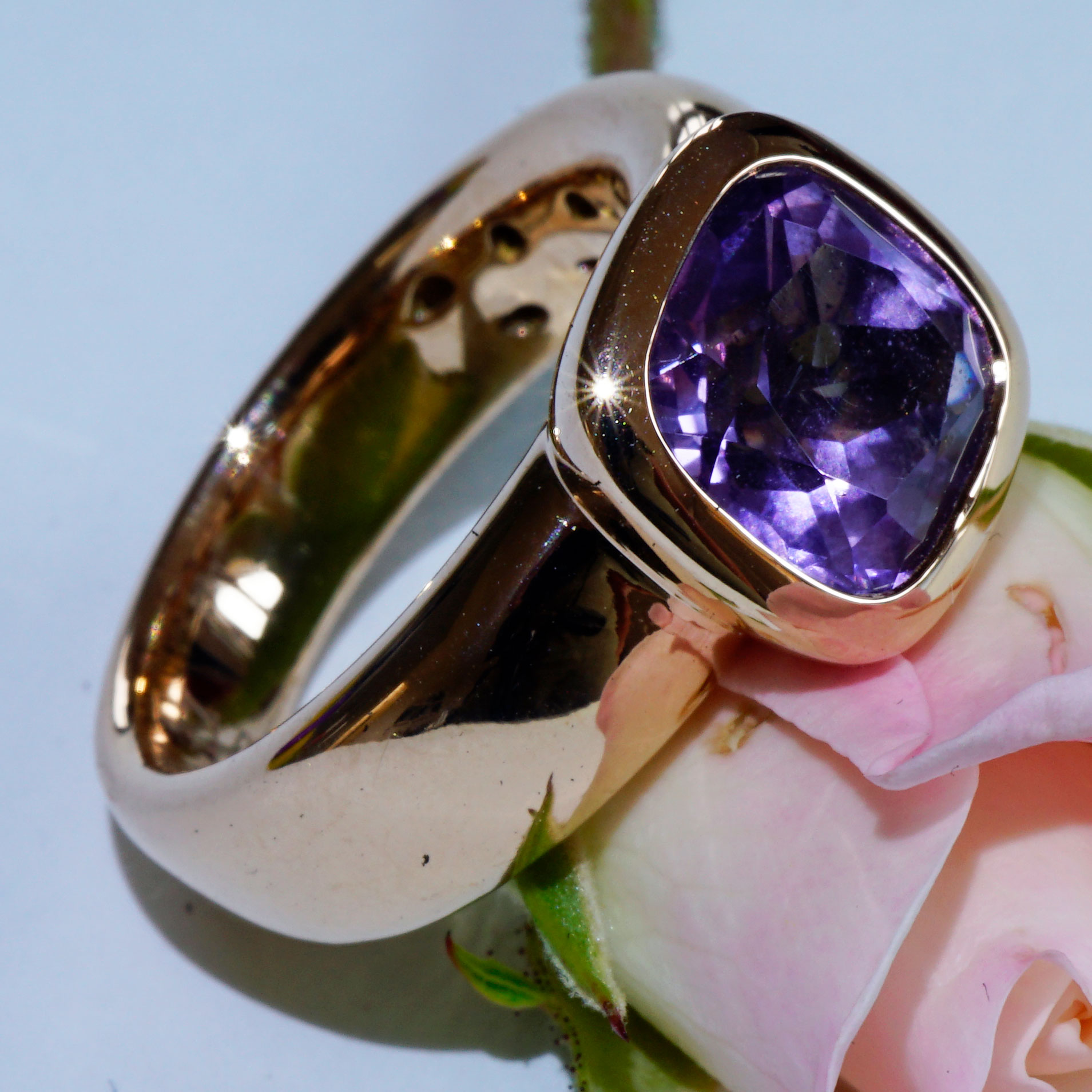 Amethyst Ring 750 Rose Gold Valenza..... bella Italia.... small Cardinal Ring... so trendy 