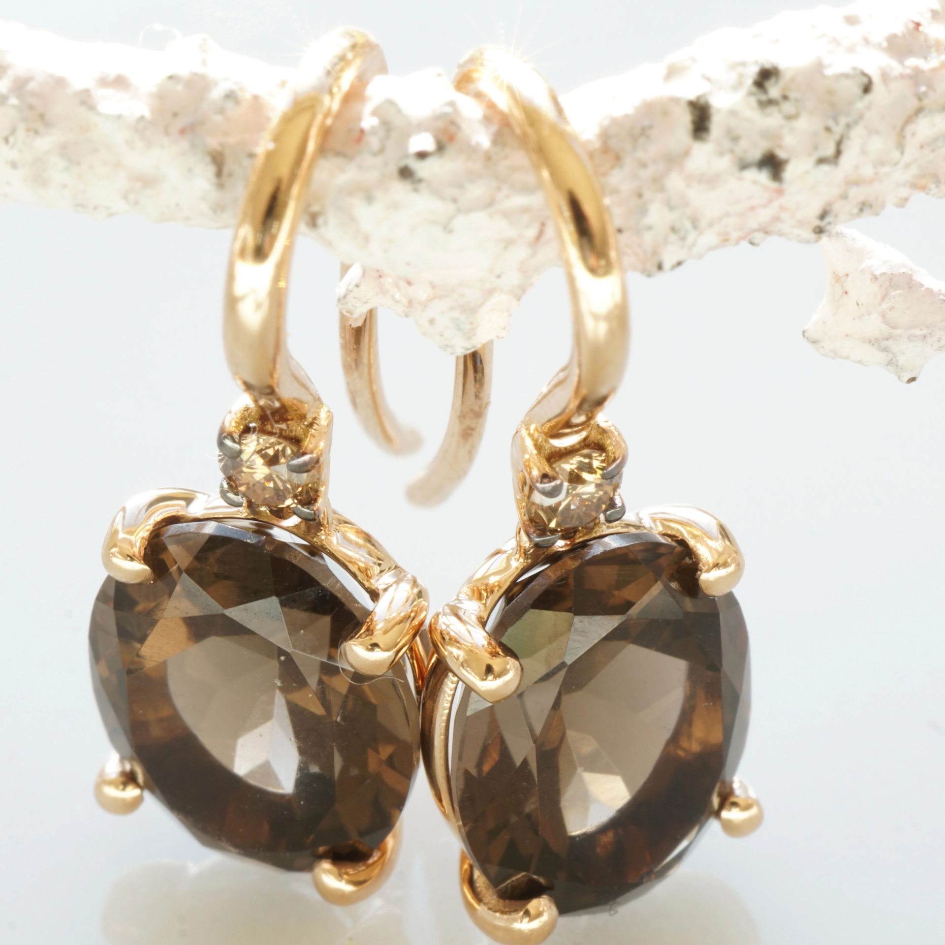 Brown Smokeyquartz and Diamonds....ideal Kombination with Rosegold