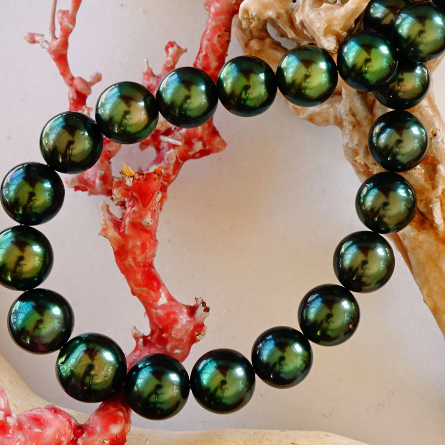 Tahiti Zuchtperl Collier Schwarz AAA+ starke Überfarben / Peacock 9-11,6 mm rund