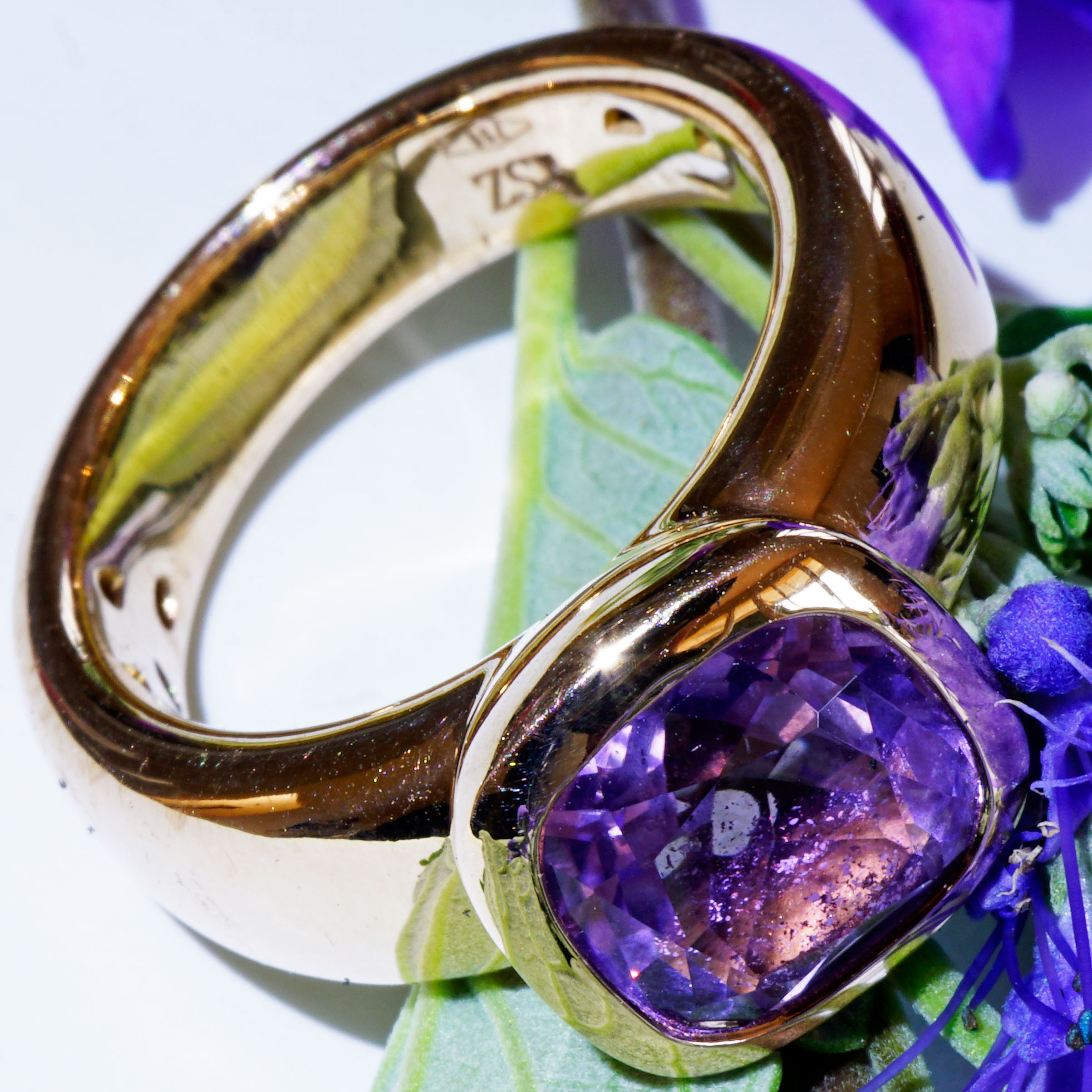 Amethyst Ring 750 Rose Gold Valenza..... bella Italia.... small Cardinal Ring... so trendy 