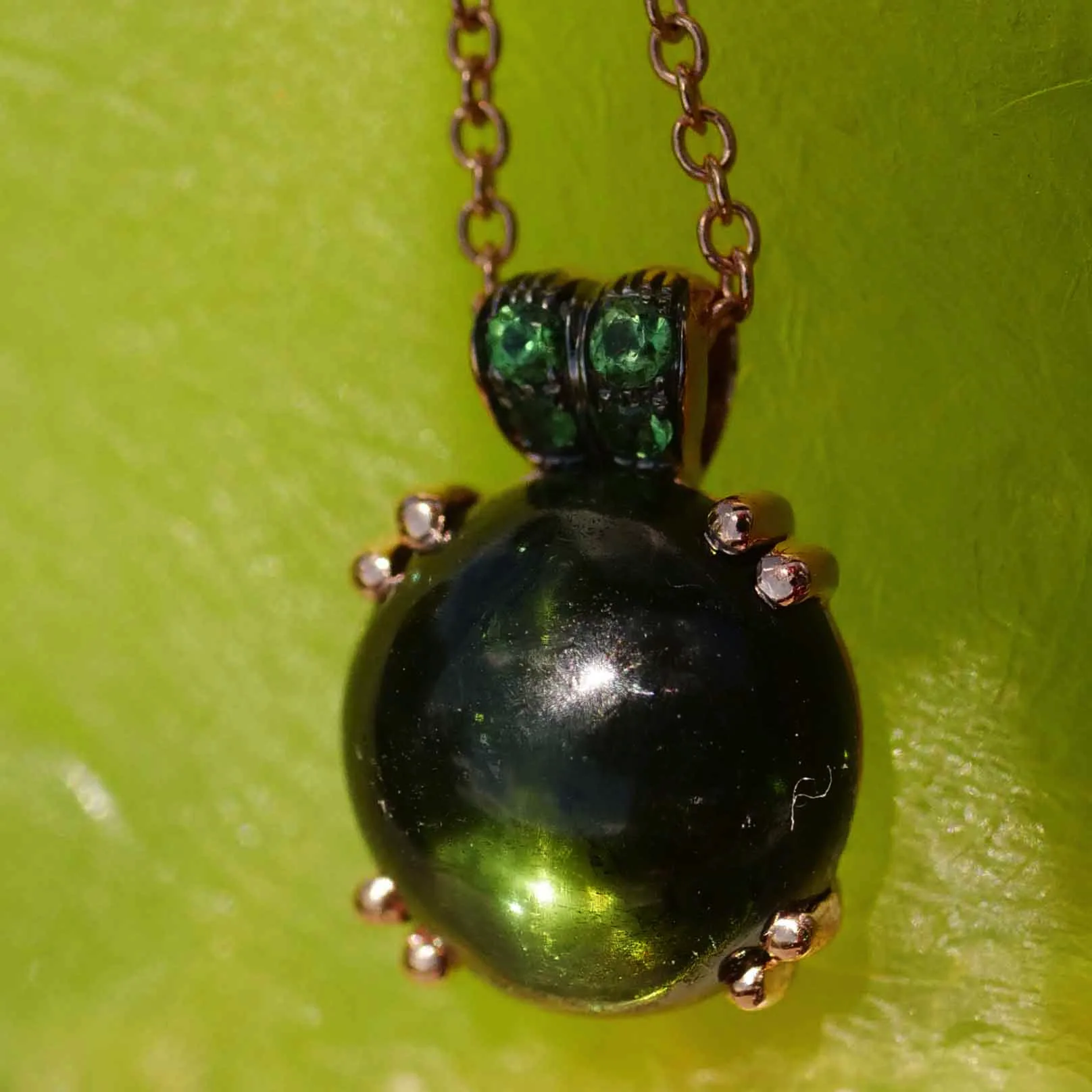 Tourmaline Tsavorite Pendant with Chain 750 Rose Gold... Bubbles.. round Gemstone Cabochons to fall in Love with