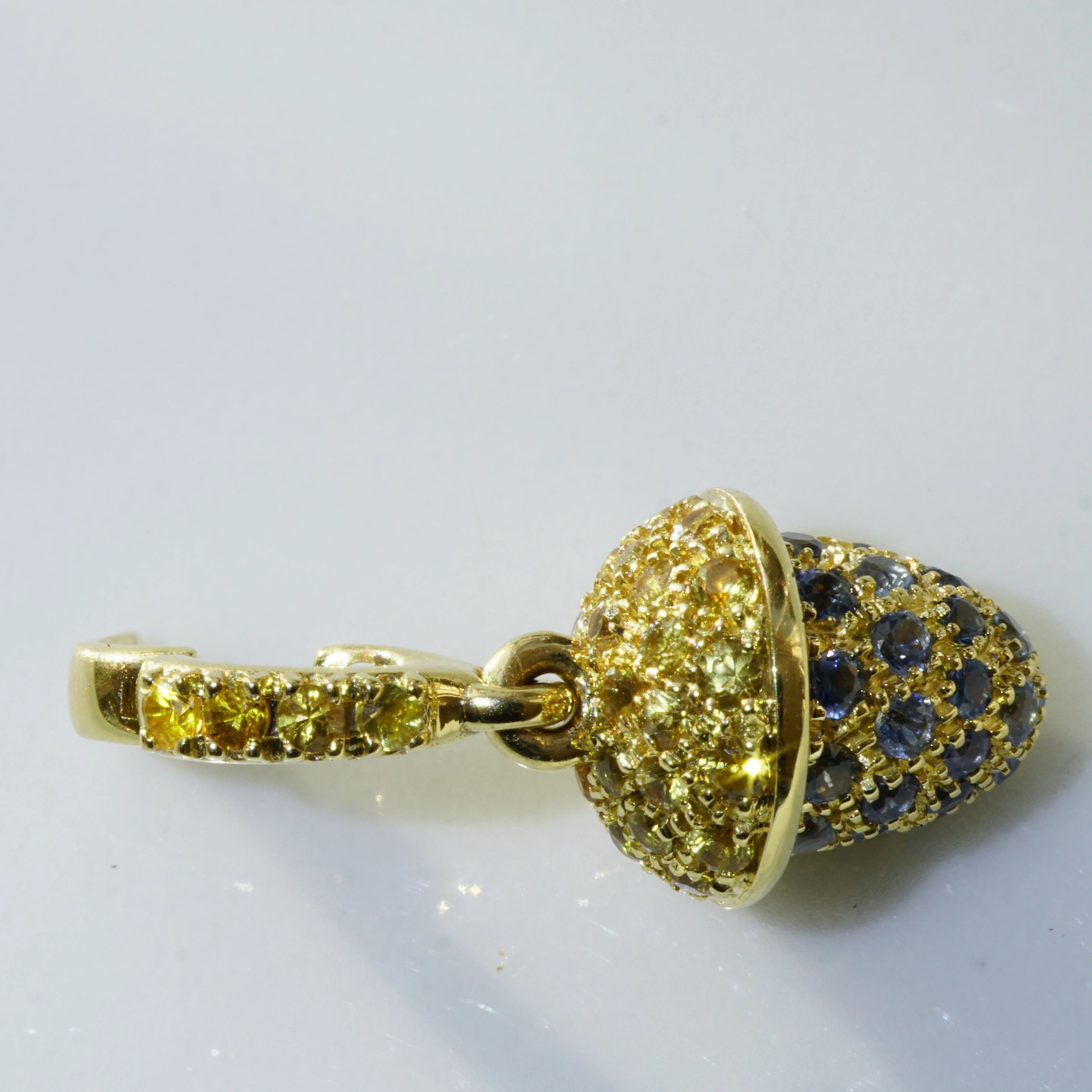  Saphire Drop Pendant 18 kt Yellowgold.......sooo cute