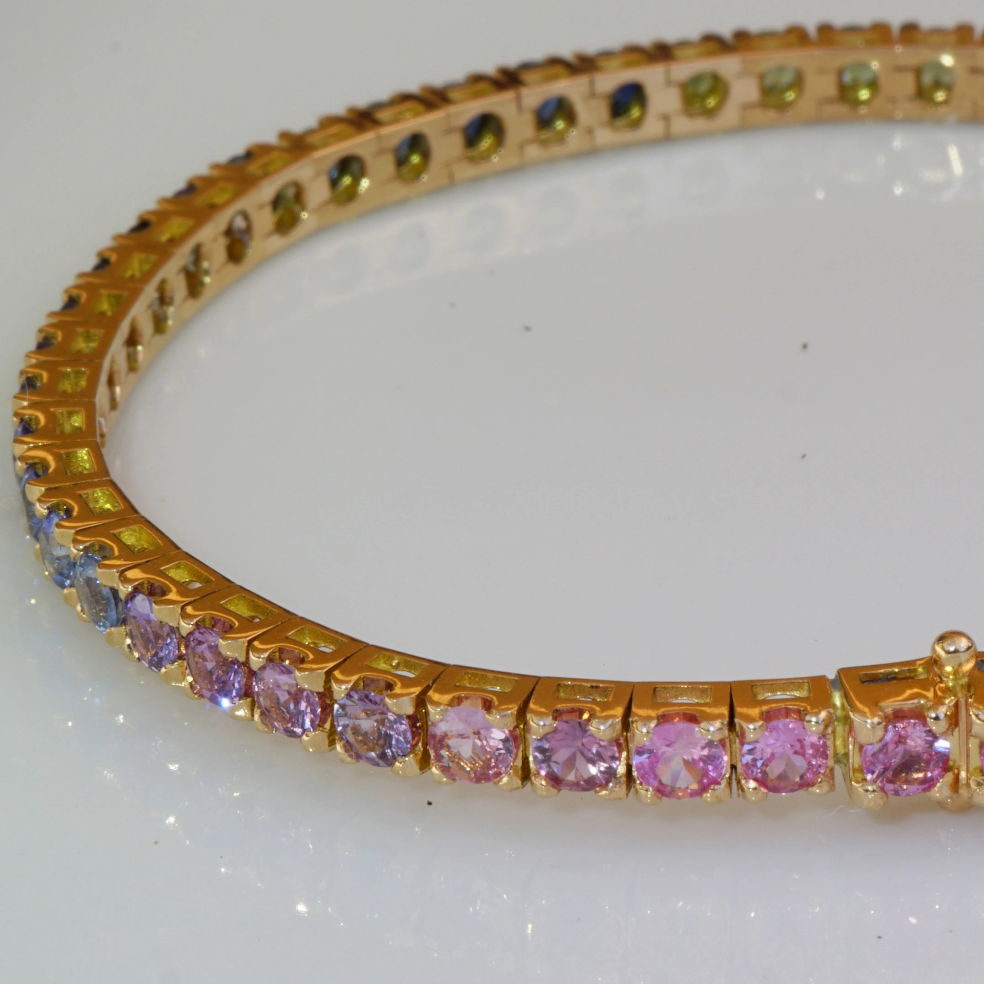 A Dream Journey in the World of Colors....Saphire Bracelet 18 Kt Rosegold