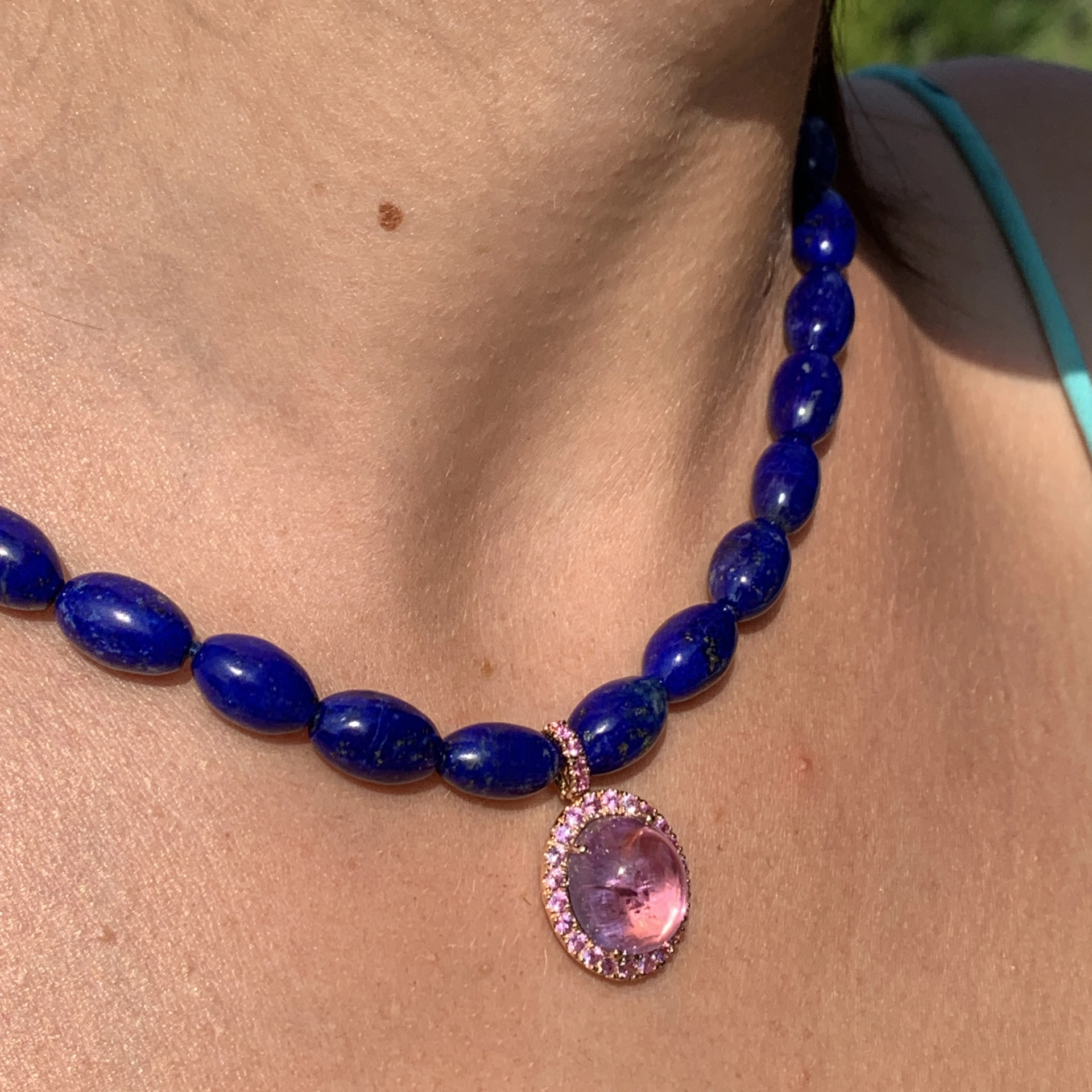 Kunzit Saphir Lapis Lazuli Collier 750er Gold 11.77 ct AAA+ mit Clip designed in Valenza