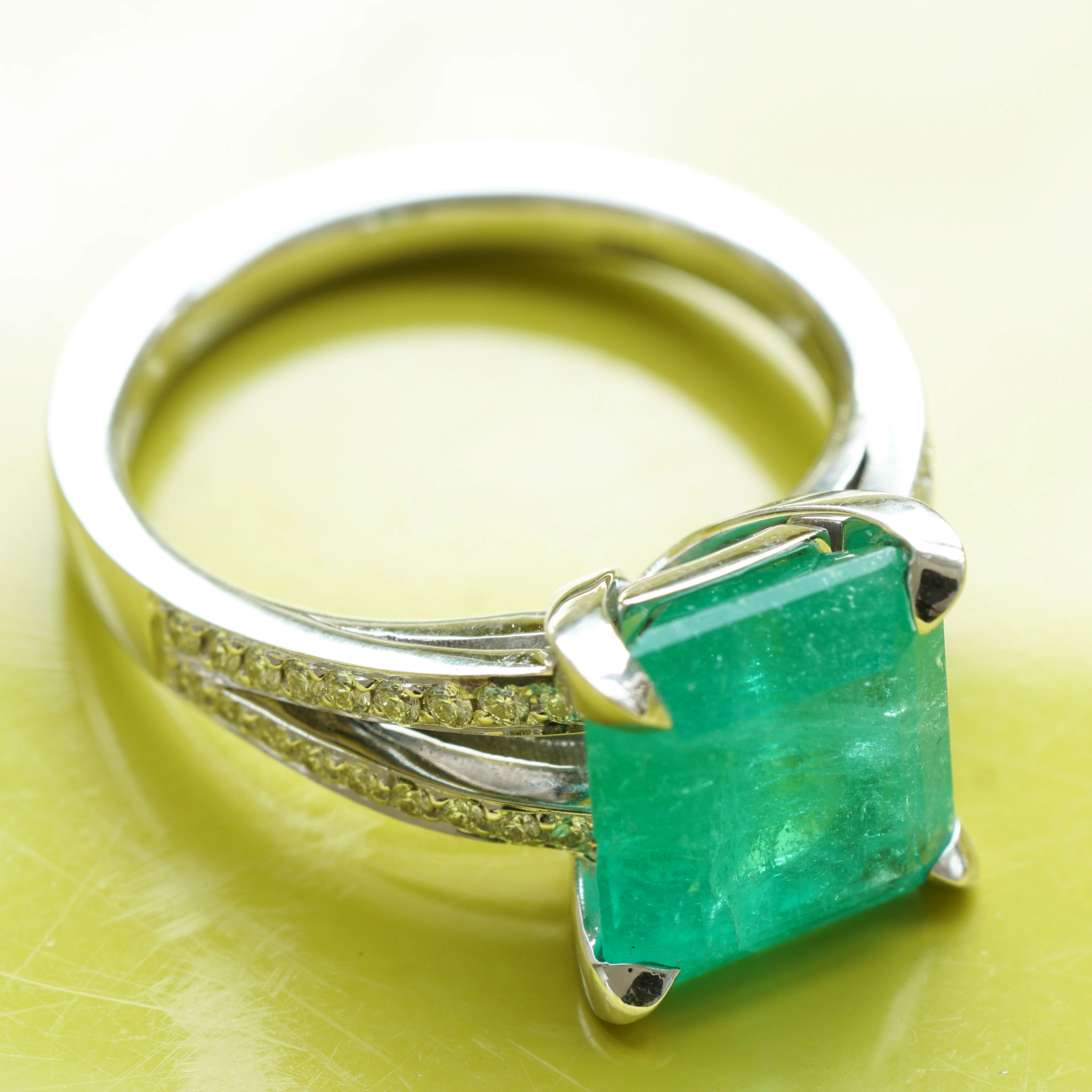 Smaragd Brillant Ring 750er Weissgold 7.82 ct 0.21 ct designed in Valenza