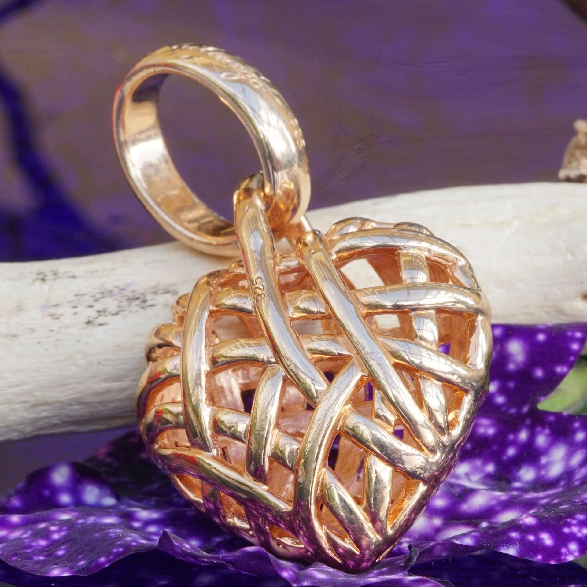 Chilango Wrapped Heart Pendant Silver plated
