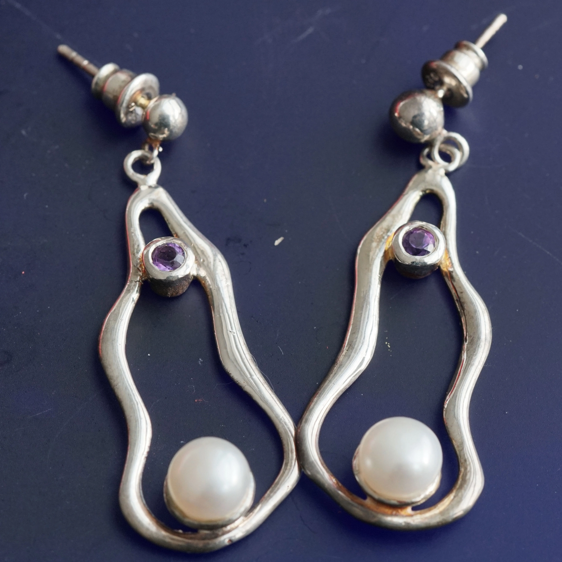 Ohrhänger neverending time Silber mit Amethysten und weissen Zuchtperlen 42 x 16 mm