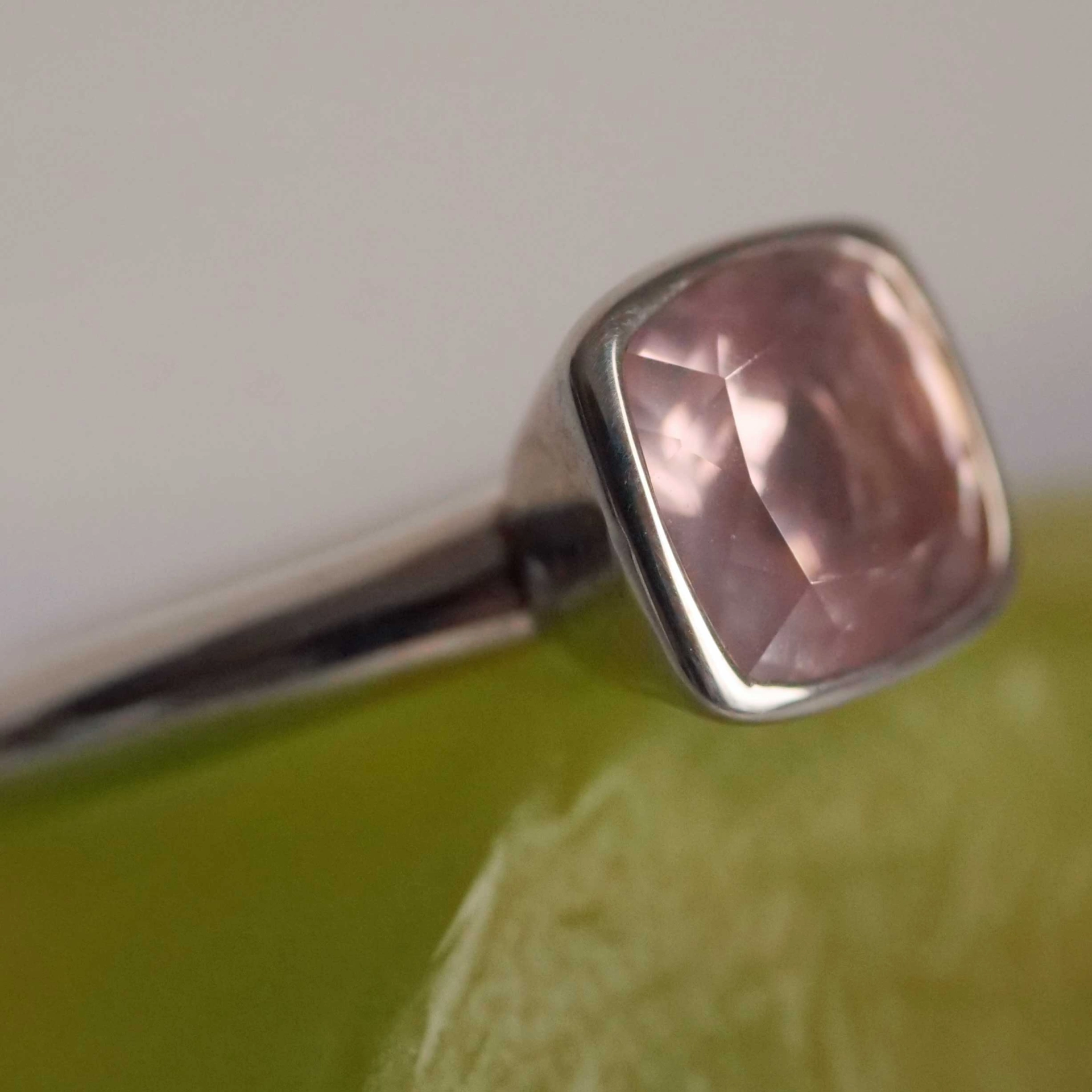 Chilango Ring Sparkling Stars 2 in solid 925 Silver with great Rosequartz