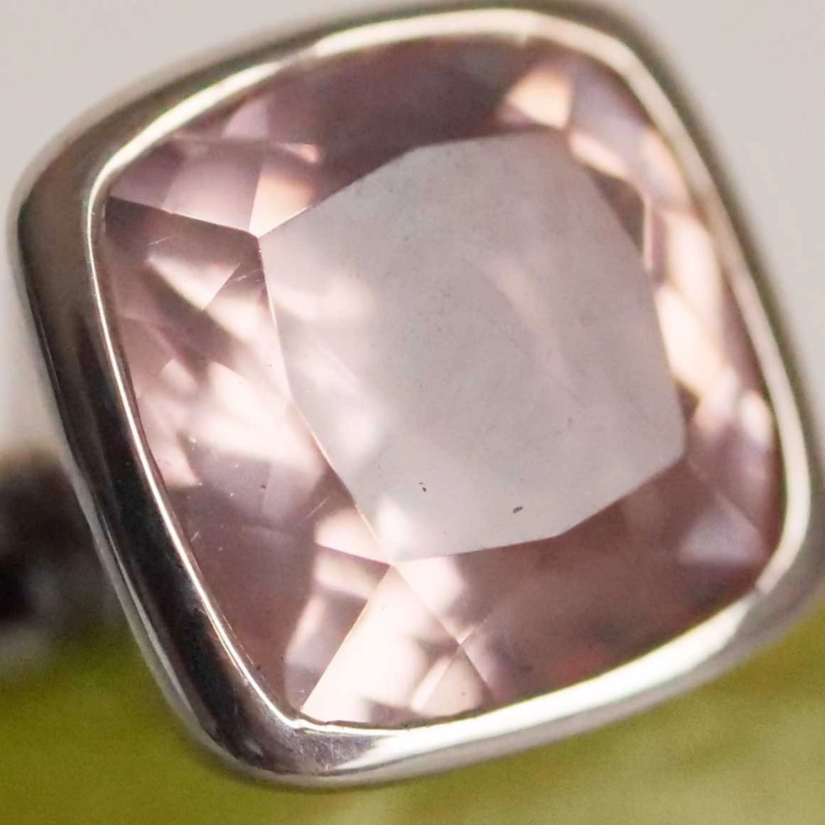 Chilango Ring Sparkling Stars 2 in solid 925 Silver with great Rosequartz