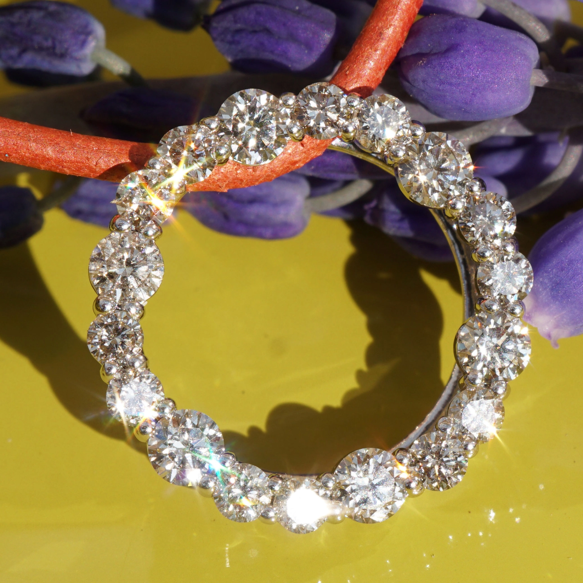 Brillant Anhänger 1 ct W SI 750er Gold 17 mm D. m. Kette 44,5 cm lang