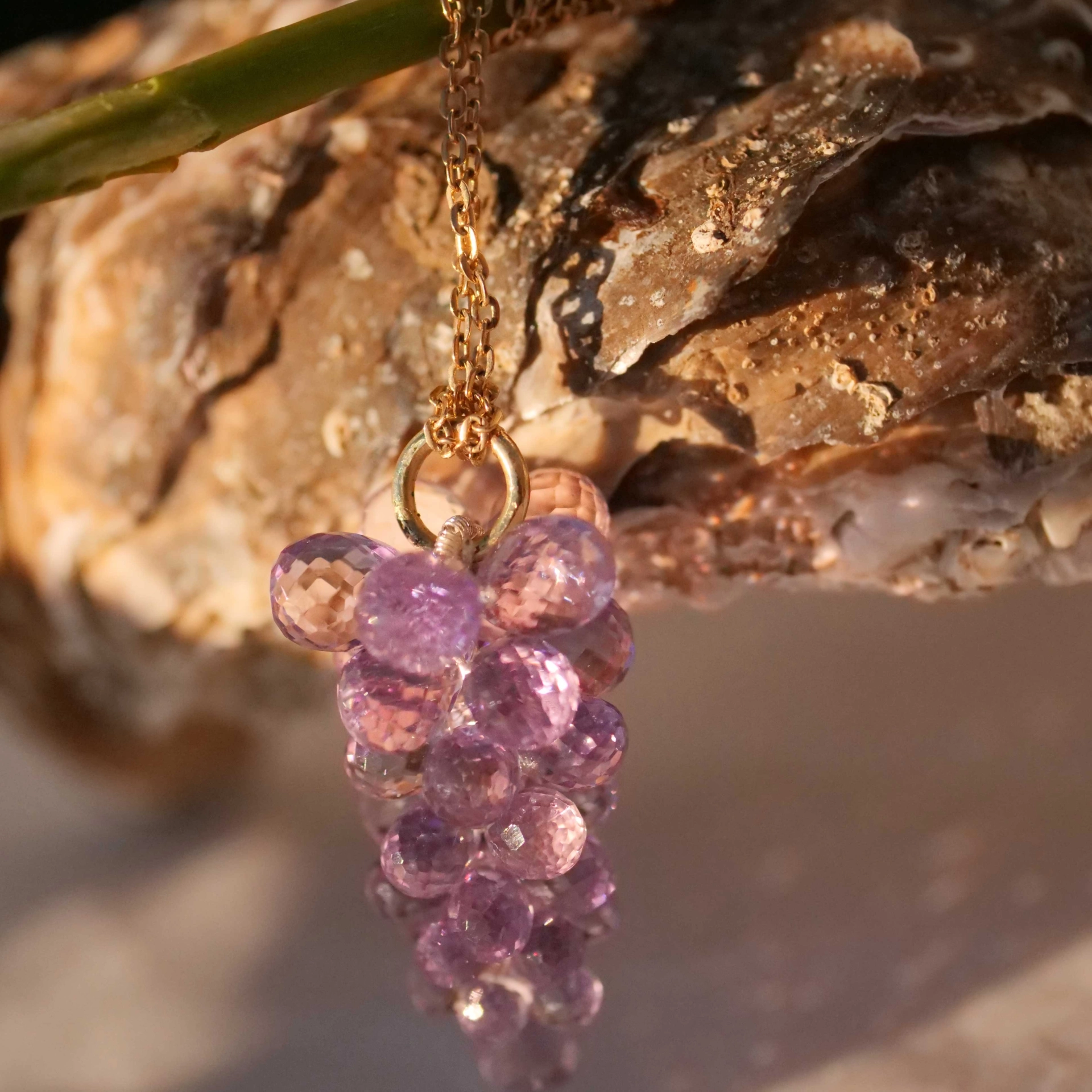 Grape Pendant Amethyst 14kt Yellow Gold 20.6 ct....skillfully made
