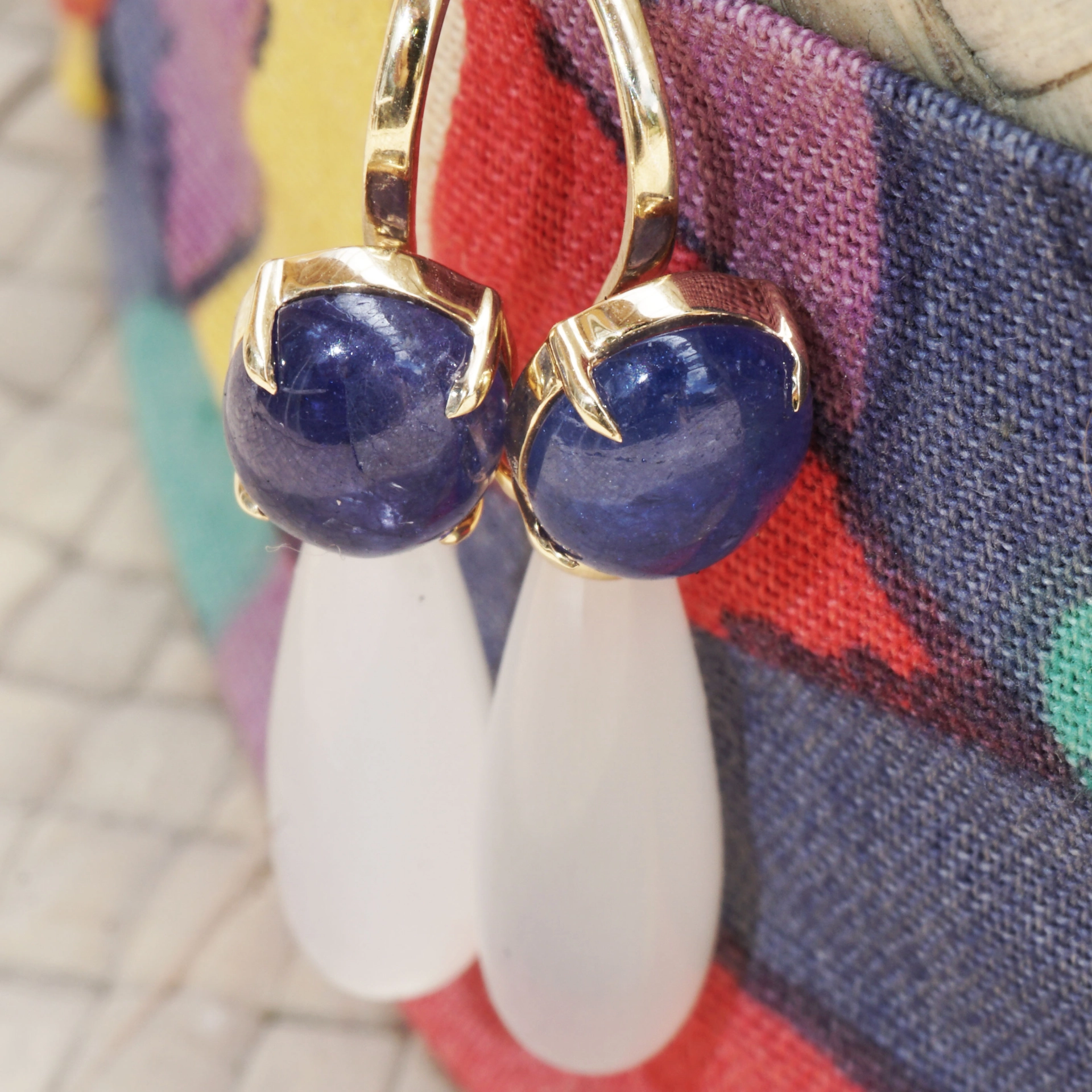Moonstone Tanzanite Earrings 18 kt Yellowgold...natural Colors...wonderful Combination