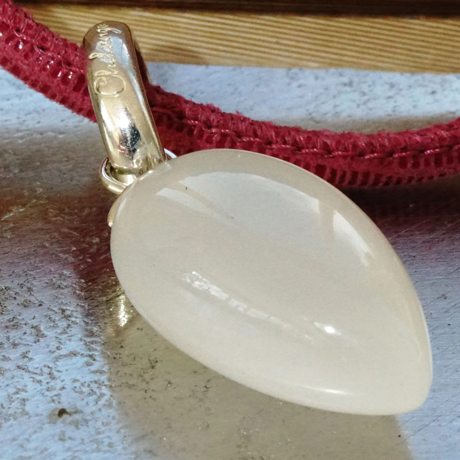 The Best Silver Jewelery forever...High Quality Chilango Pendant Jewel Heart White Calcedony