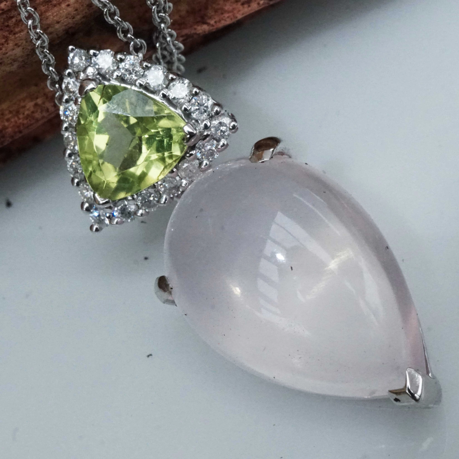 Rose Quartz Peridot Pendant with Chain 18 kt White Gold...lovely pastelcolor