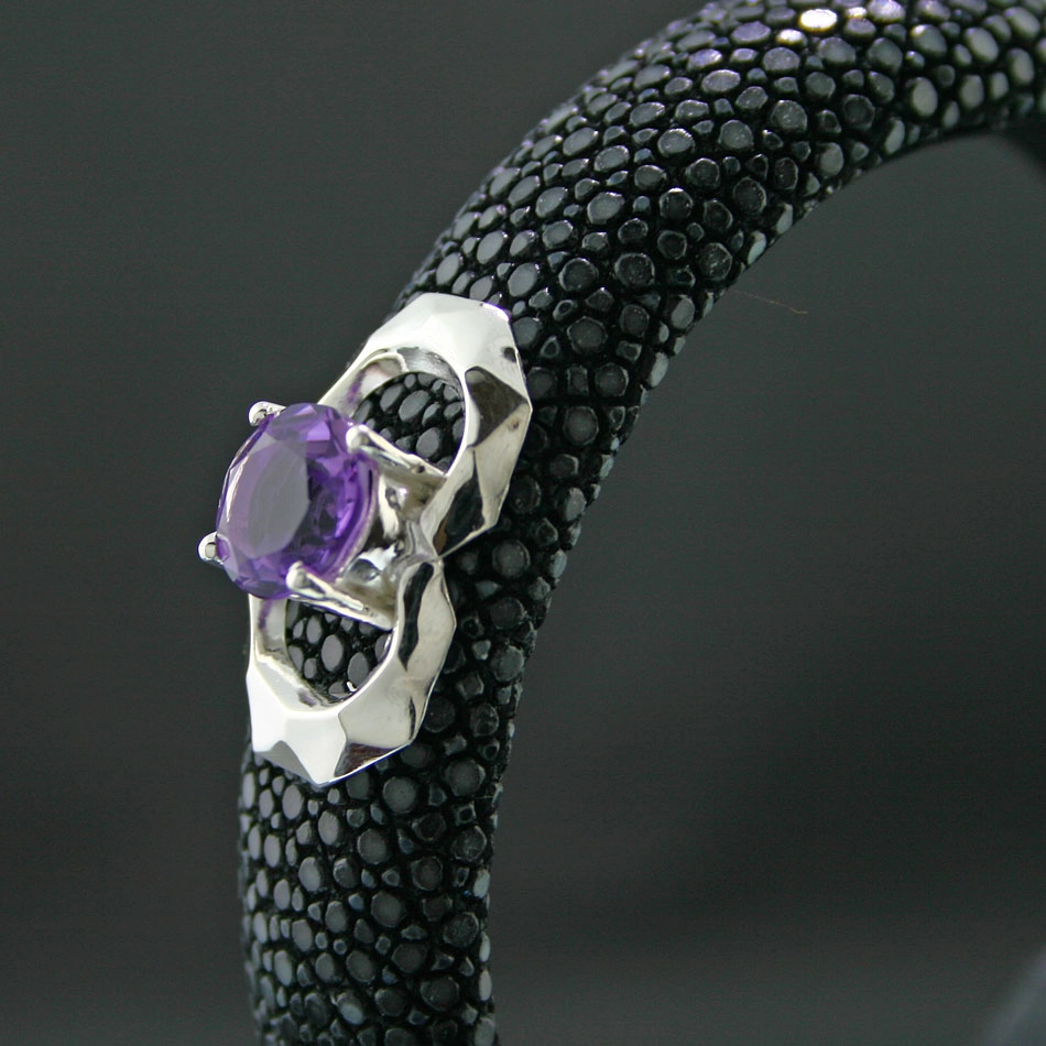 Amethyst-Rochenleder-Armreif, 925/-Silber