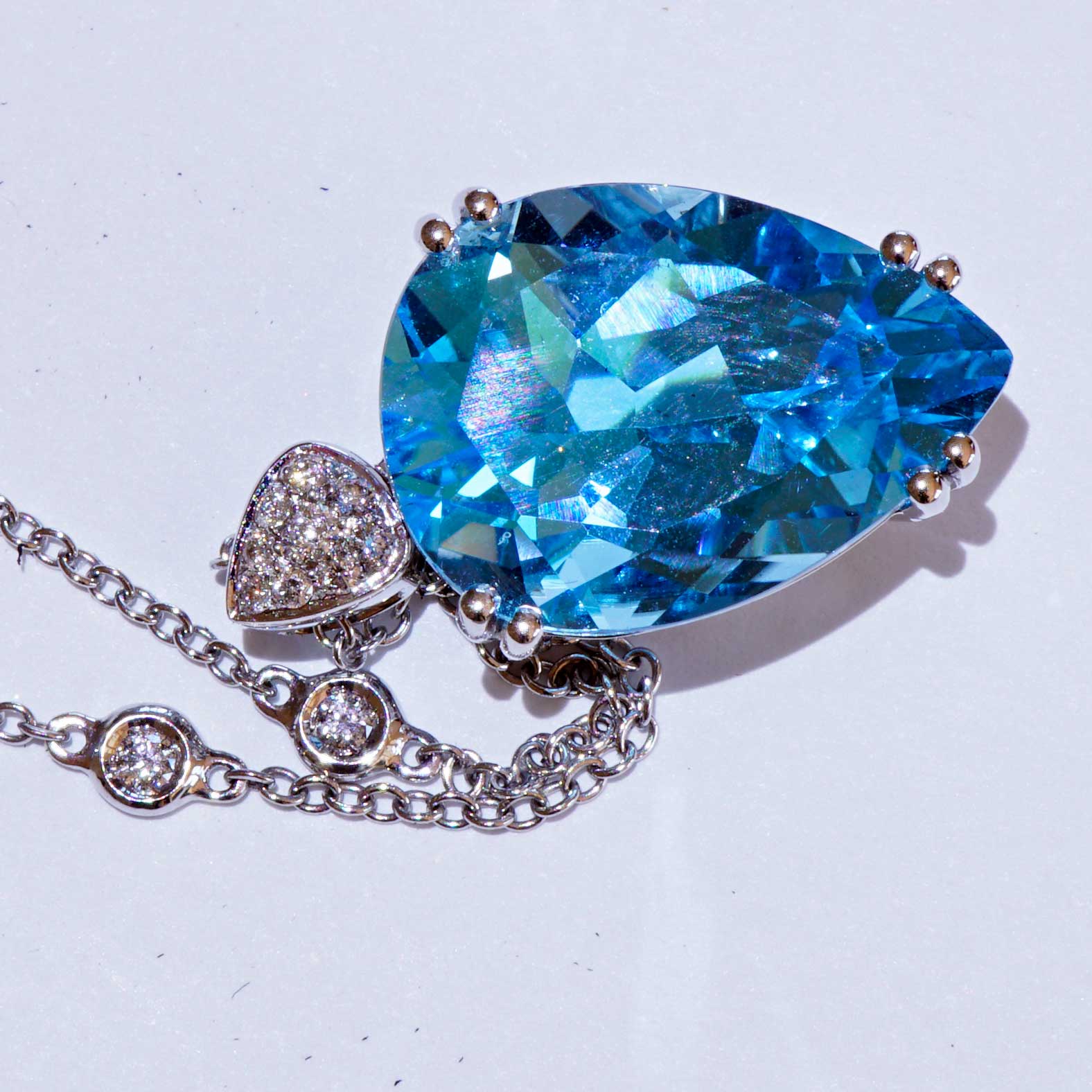 Blue Topaz Brilliant Pendant 750 White Gold 14 ct 0.11 ct Aqua Water Brilliance Teardrop Shape
