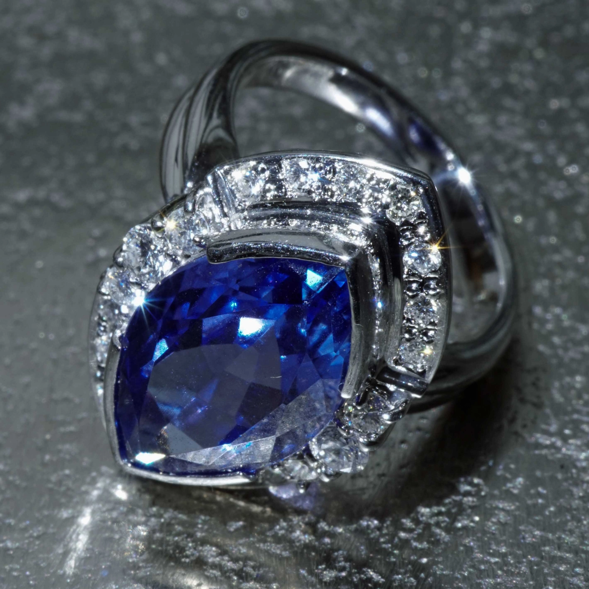 Tanzanite Brilliant Ring 900 Platinum 6.42 ct 0.50 ct.. Star of Africa in Navette Shape...soooo beautiful