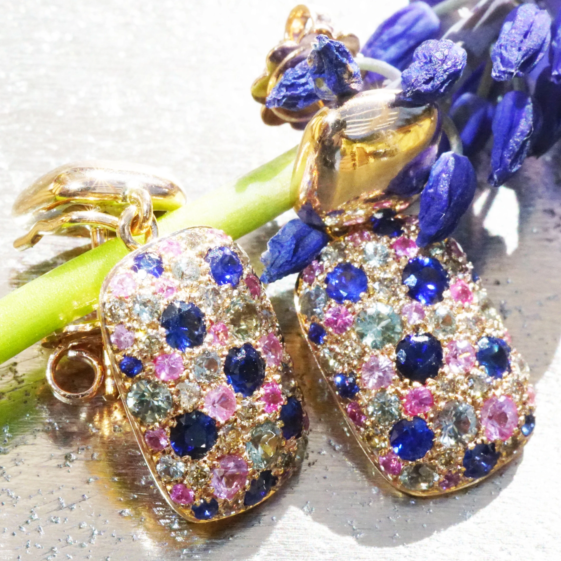 Saphire Diamond Earrings...18 kt Rose Gold...wonderful Play with Colors